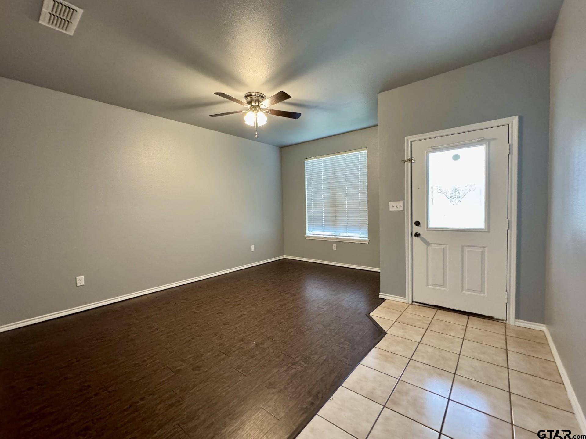 Mineola, TX 75773,809 E McDonald