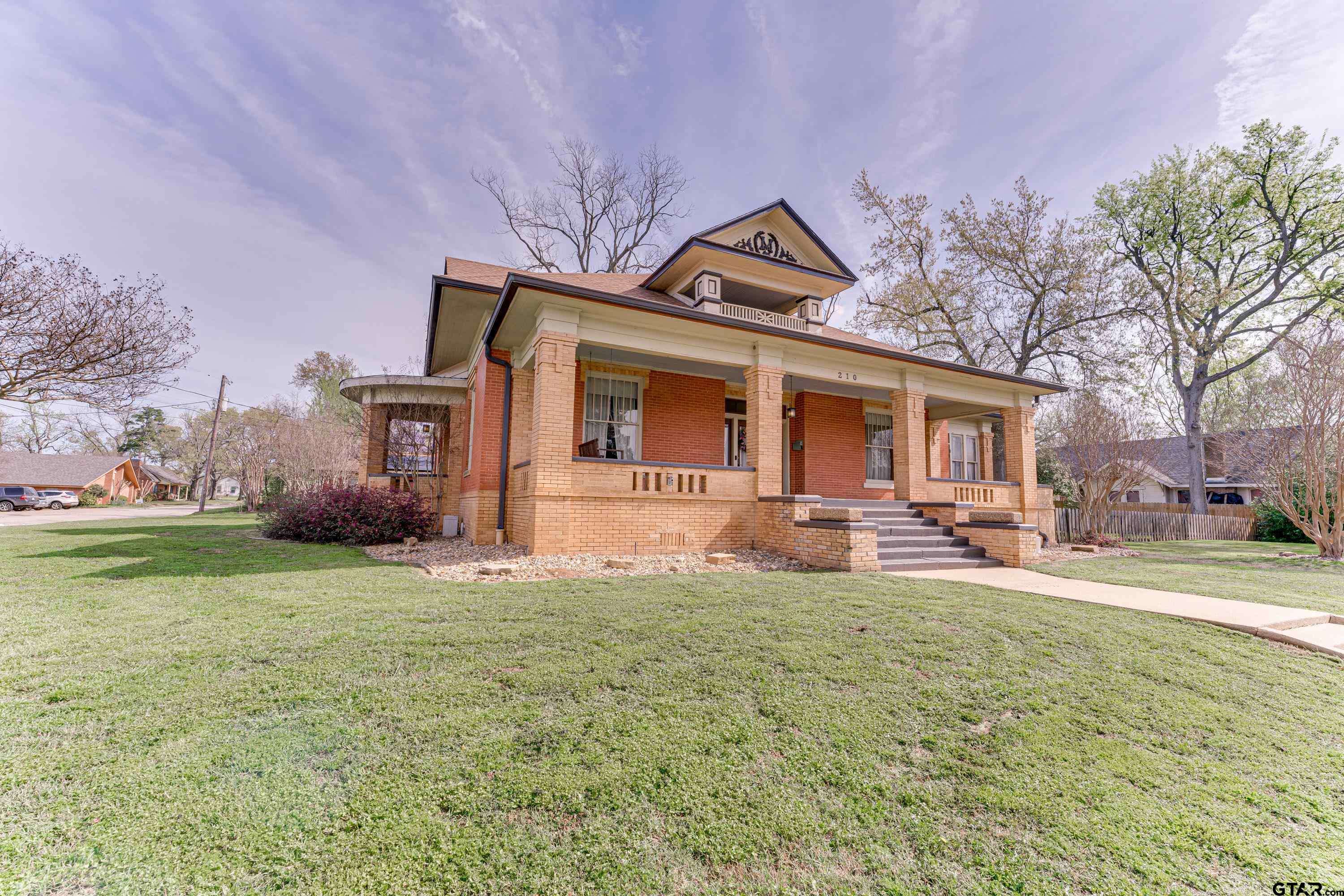 Winnsboro, TX 75494,210 W Elm St
