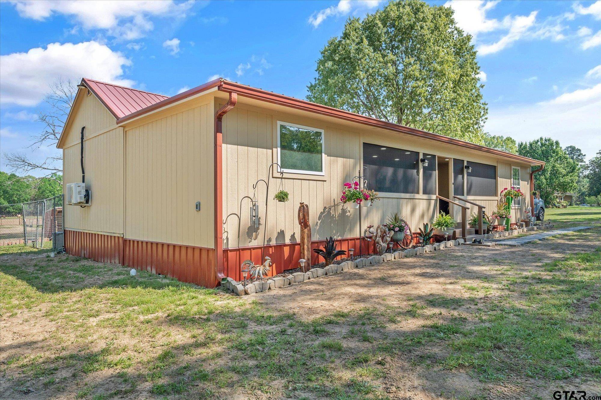 Troup, TX 75789,13277 St Hwy 135 N