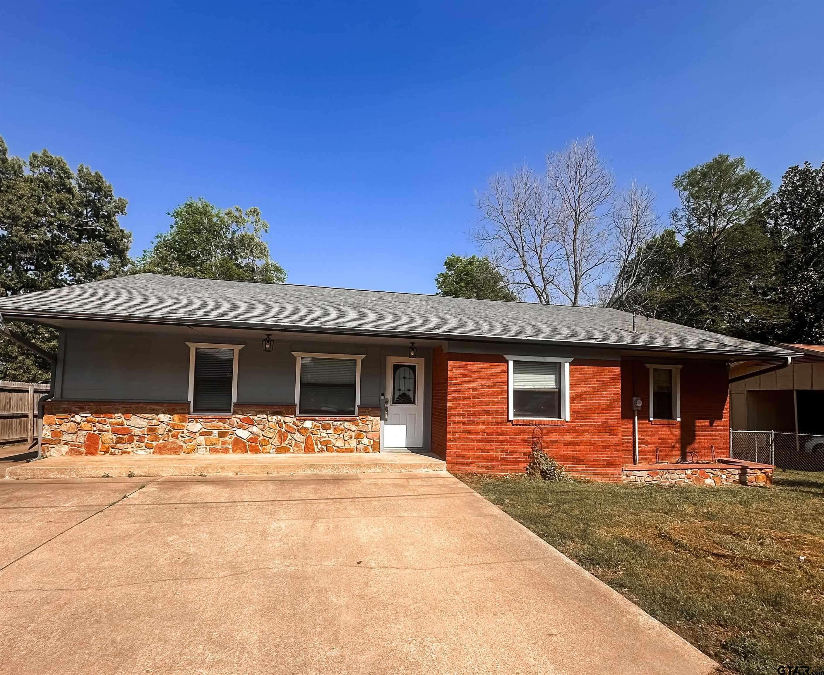 Athens, TX 75751,316 Wallace St.