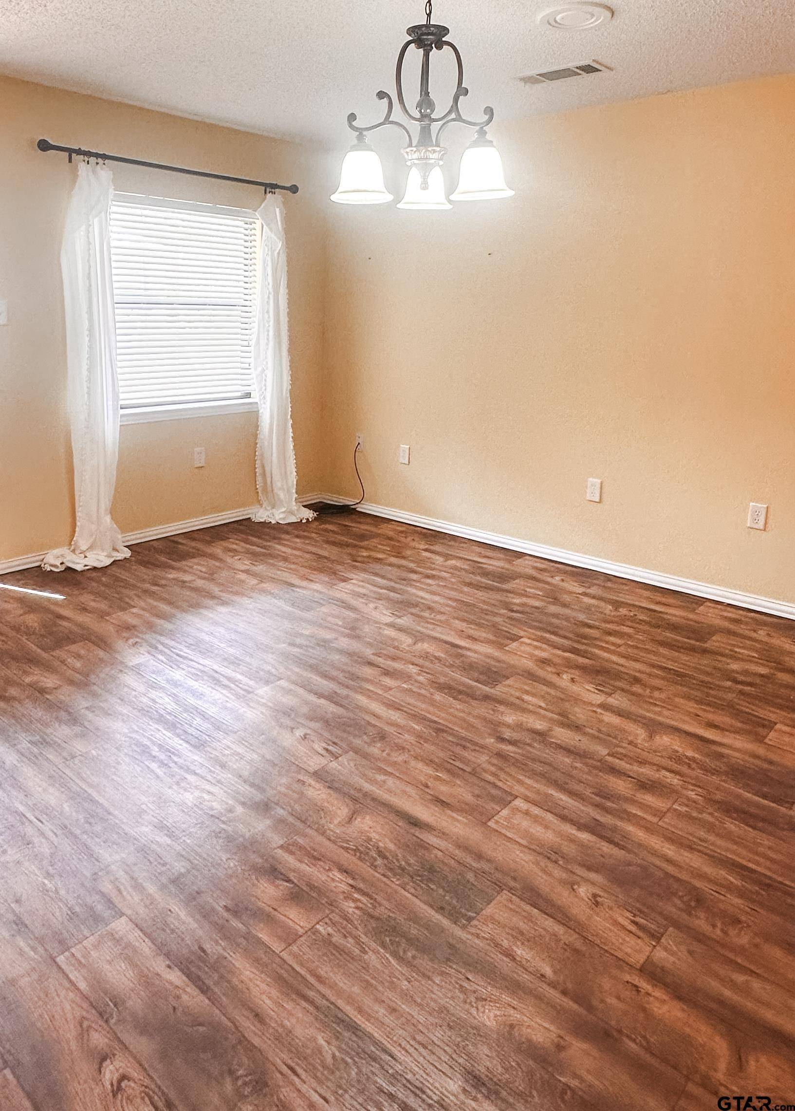 Athens, TX 75751,316 Wallace St.