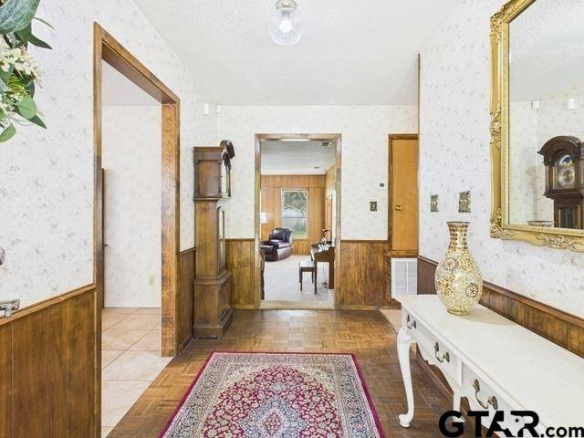 Frankston, TX 75763,449 W Murchison St