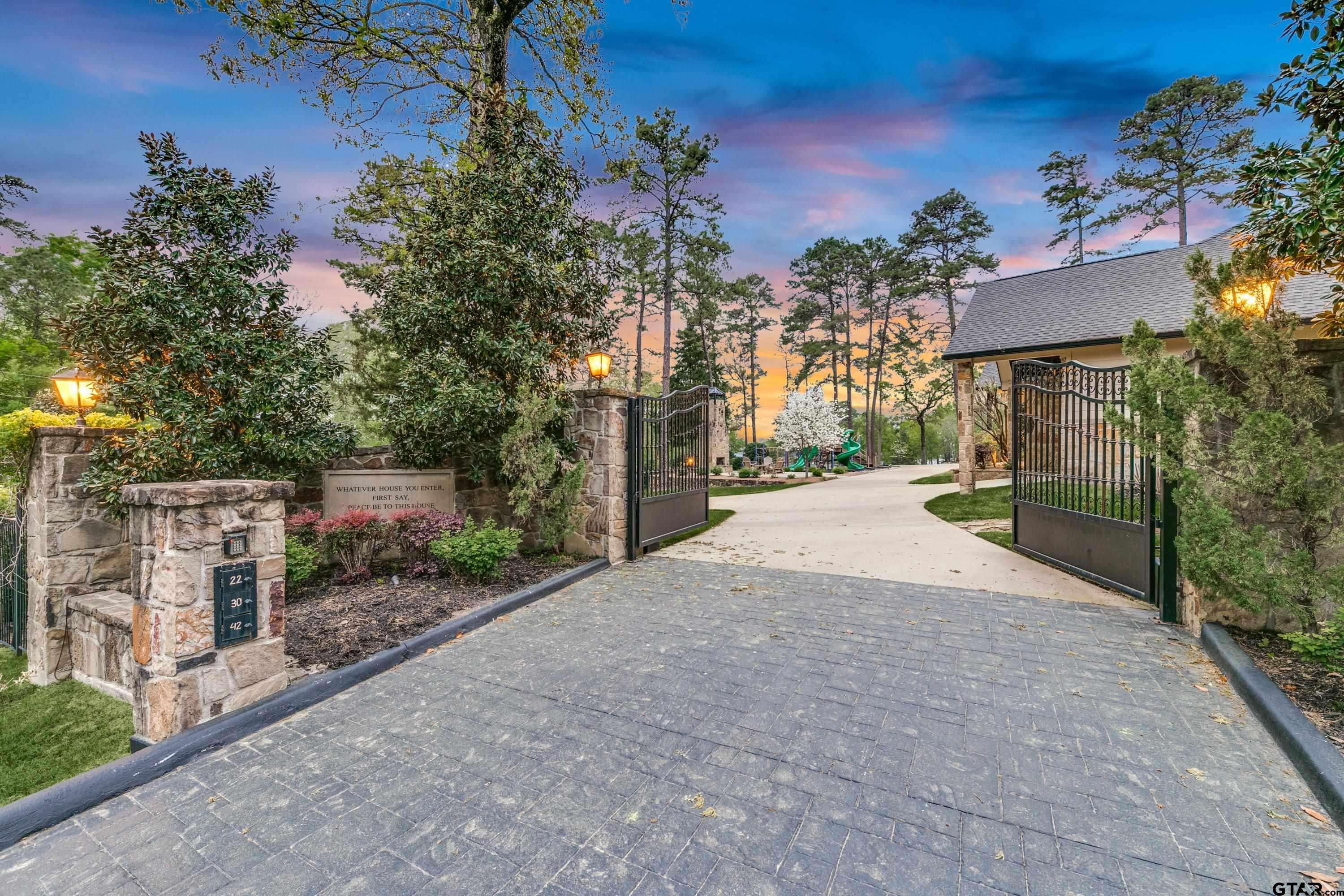 Scroggins, TX 75480,42 Leona Court