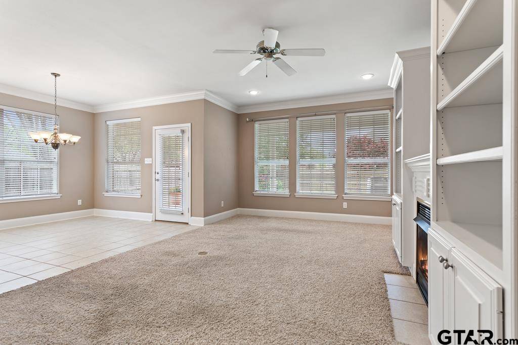 Tyler, TX 75703,1840 Hollylake Cir