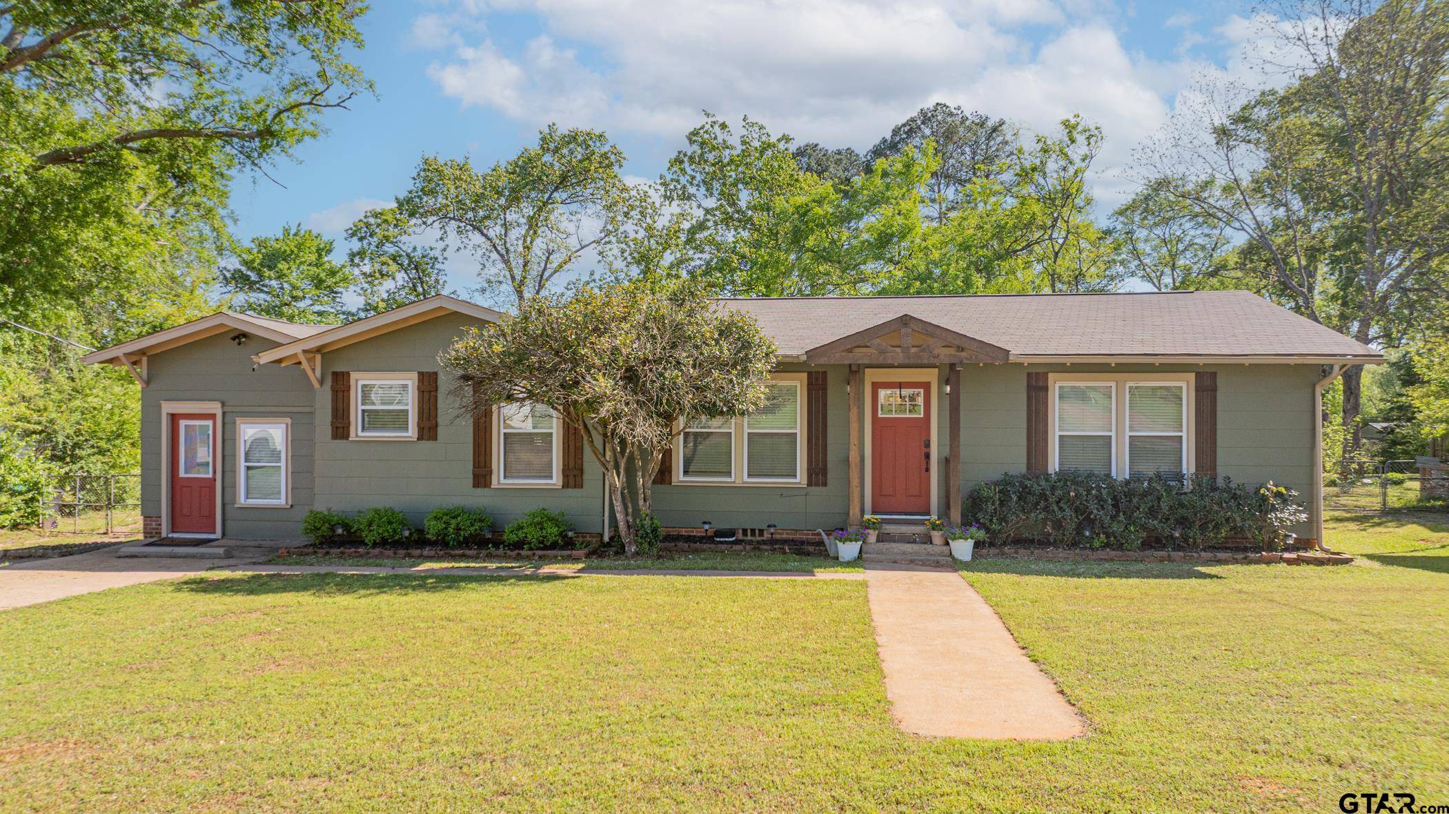 Hughes Springs, TX 75656,1219 E First