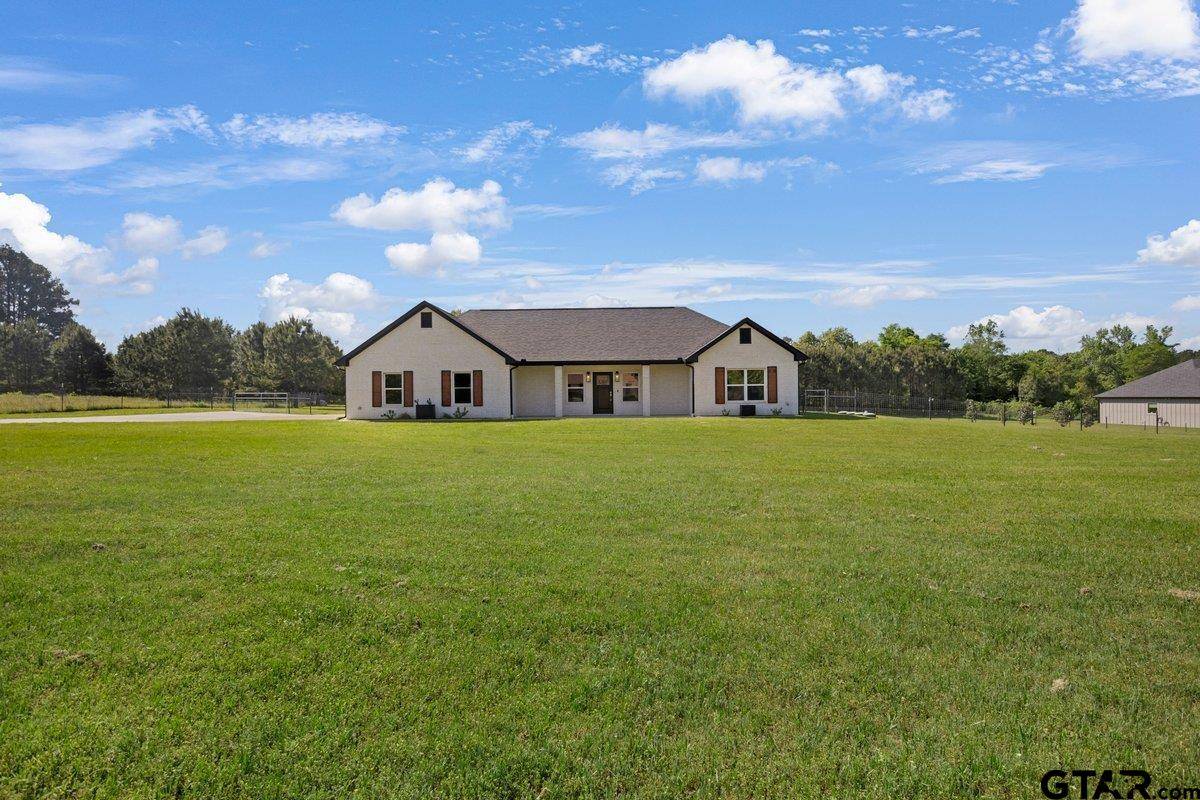Troup, TX 75789,185 County Road 4925