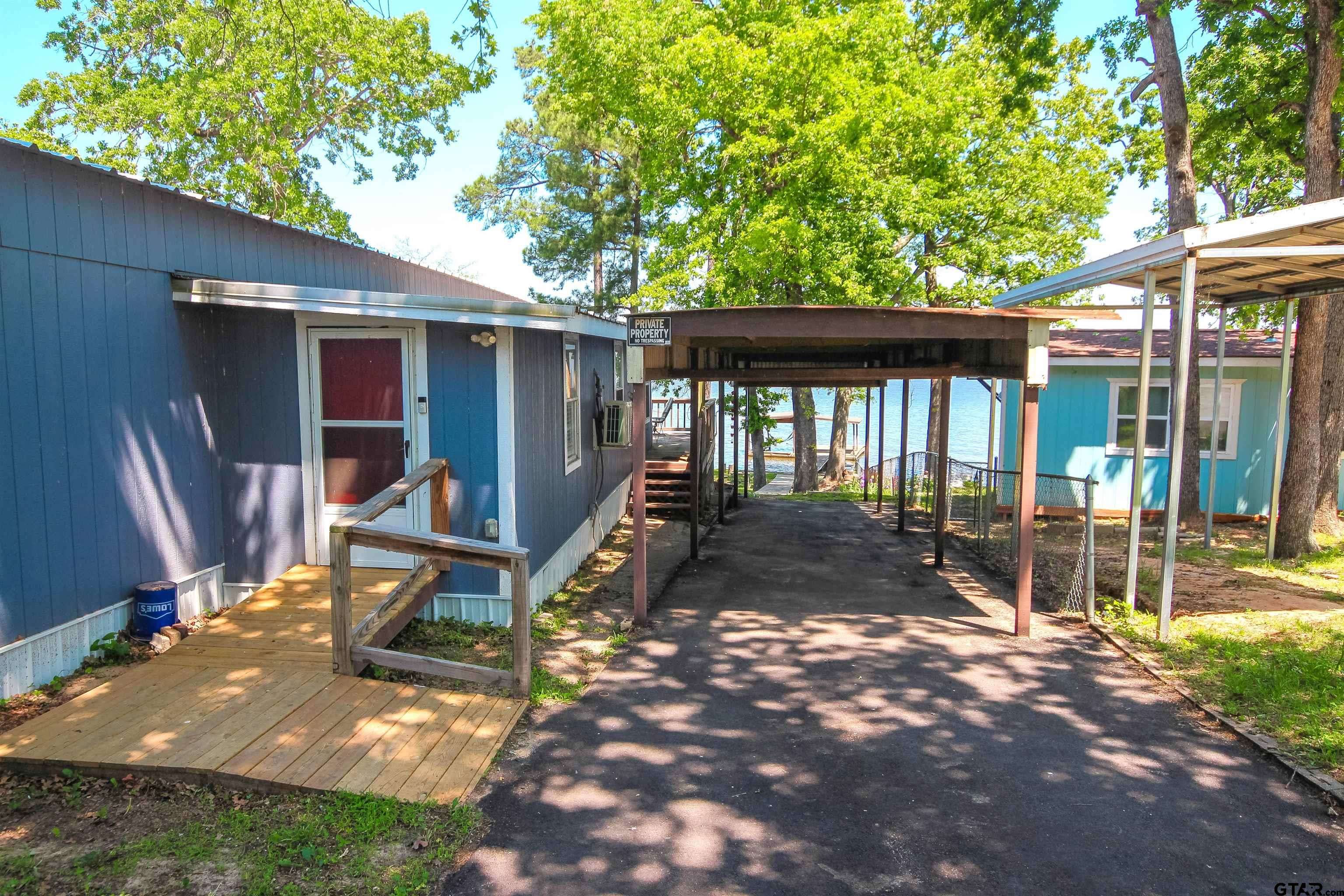 Chandler, TX 75758,955 Beachside Dr