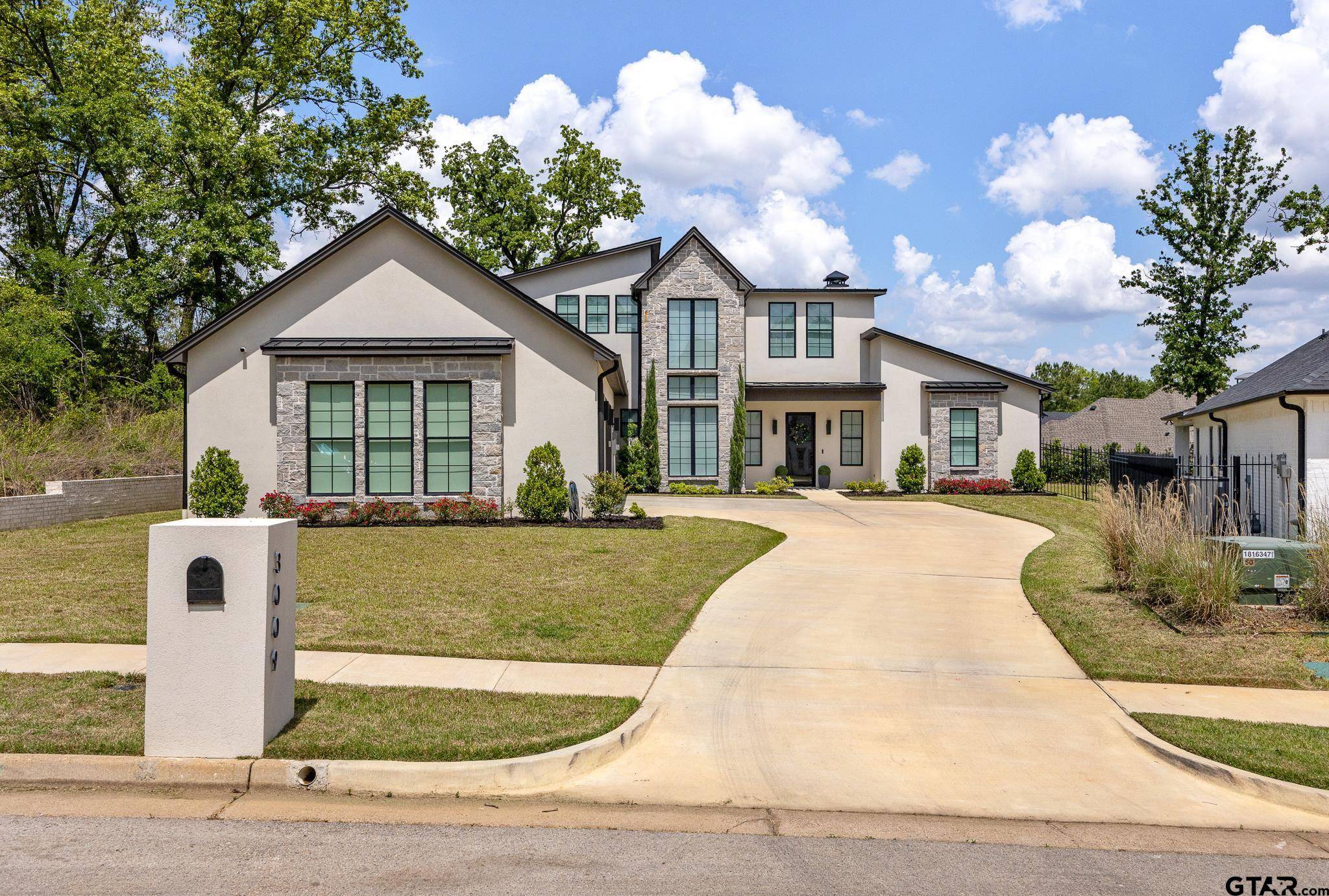 Tyler, TX 75703,3009 Forest Trl