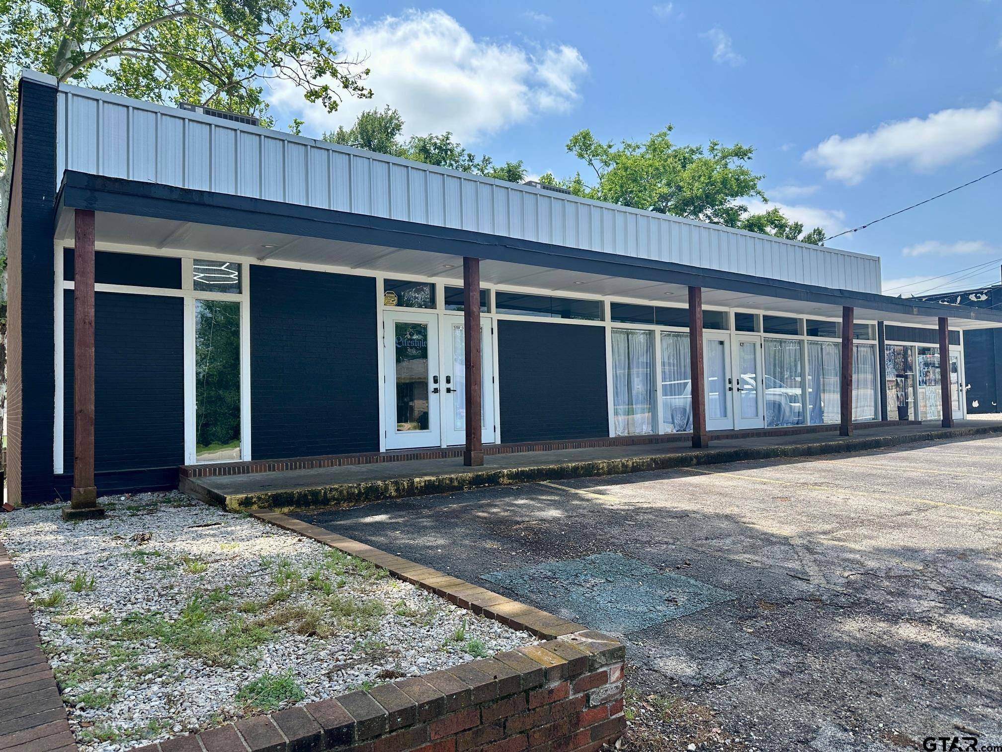 Tyler, TX 75701,425 Troup Hwy