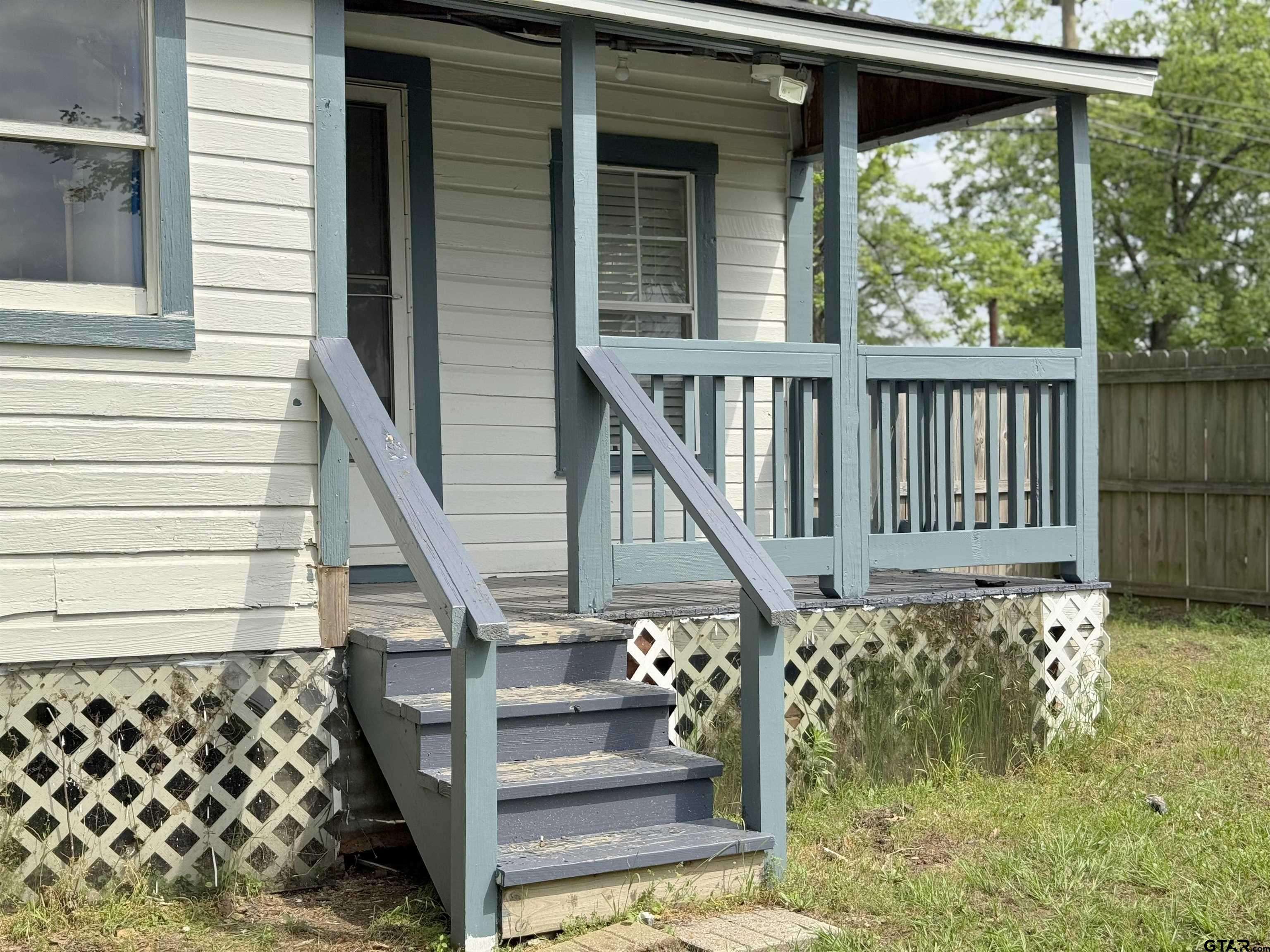 Winnsboro, TX 75494,708 S Walnut