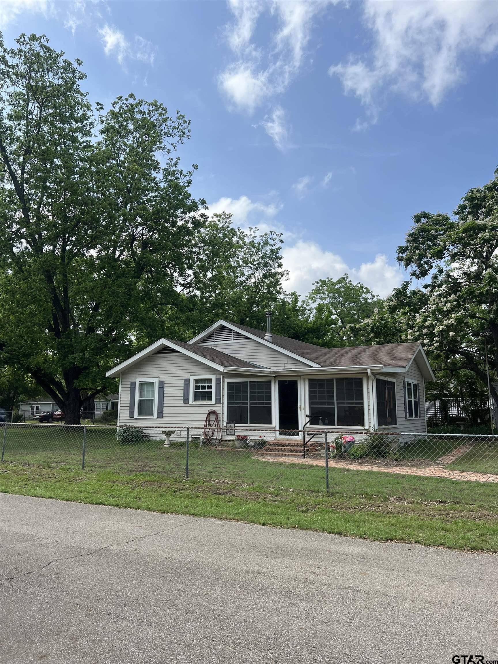 Lindale, TX 75771,401 N College St.