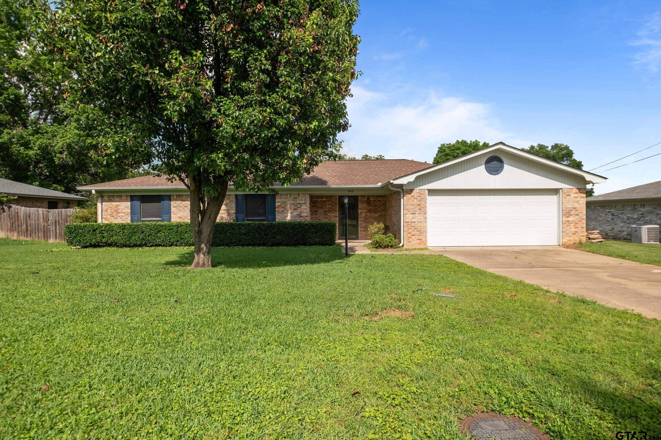 Palestine, TX 75803,608 CRAIG DR