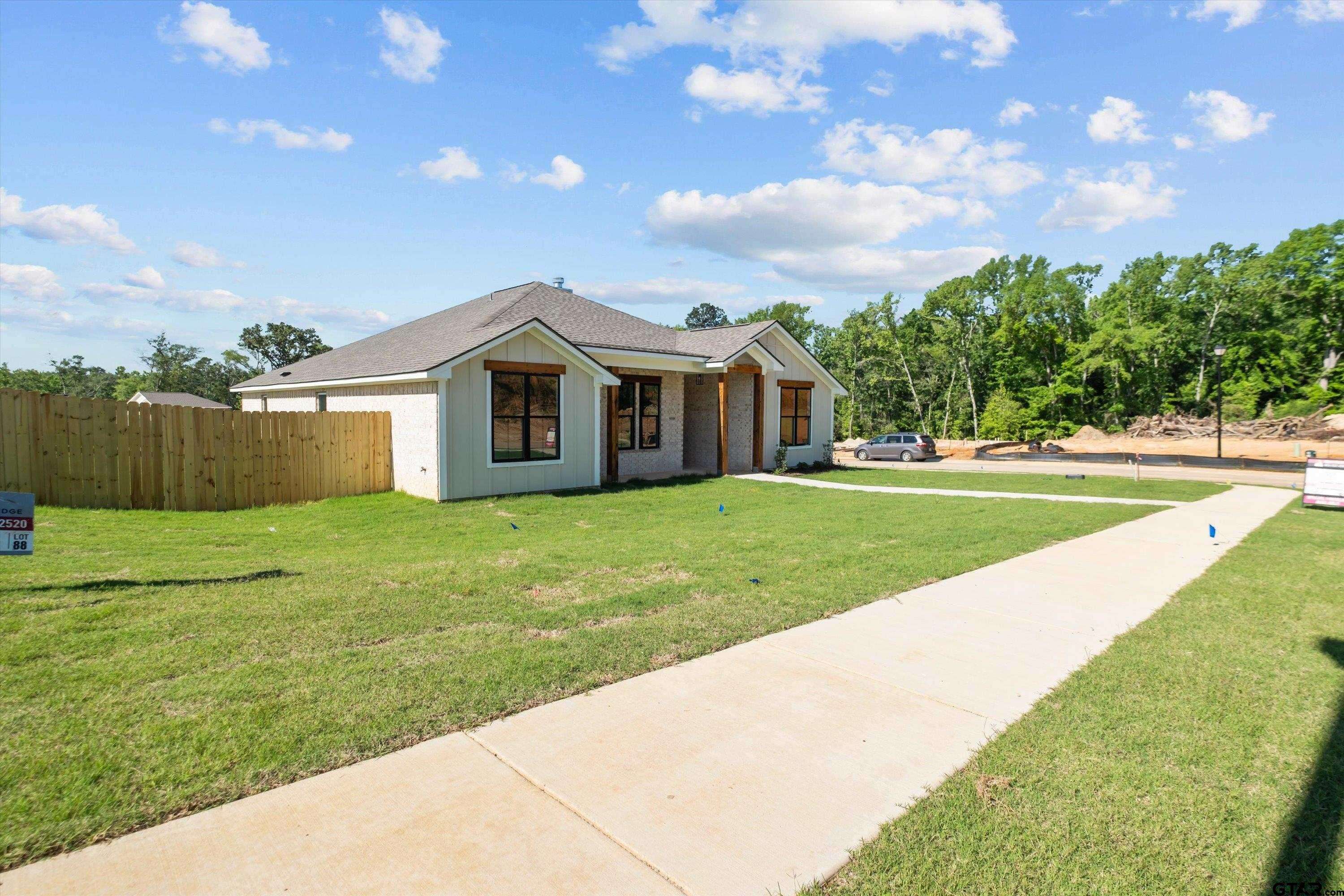 Lindale, TX 75771,16509 Crossing Circle