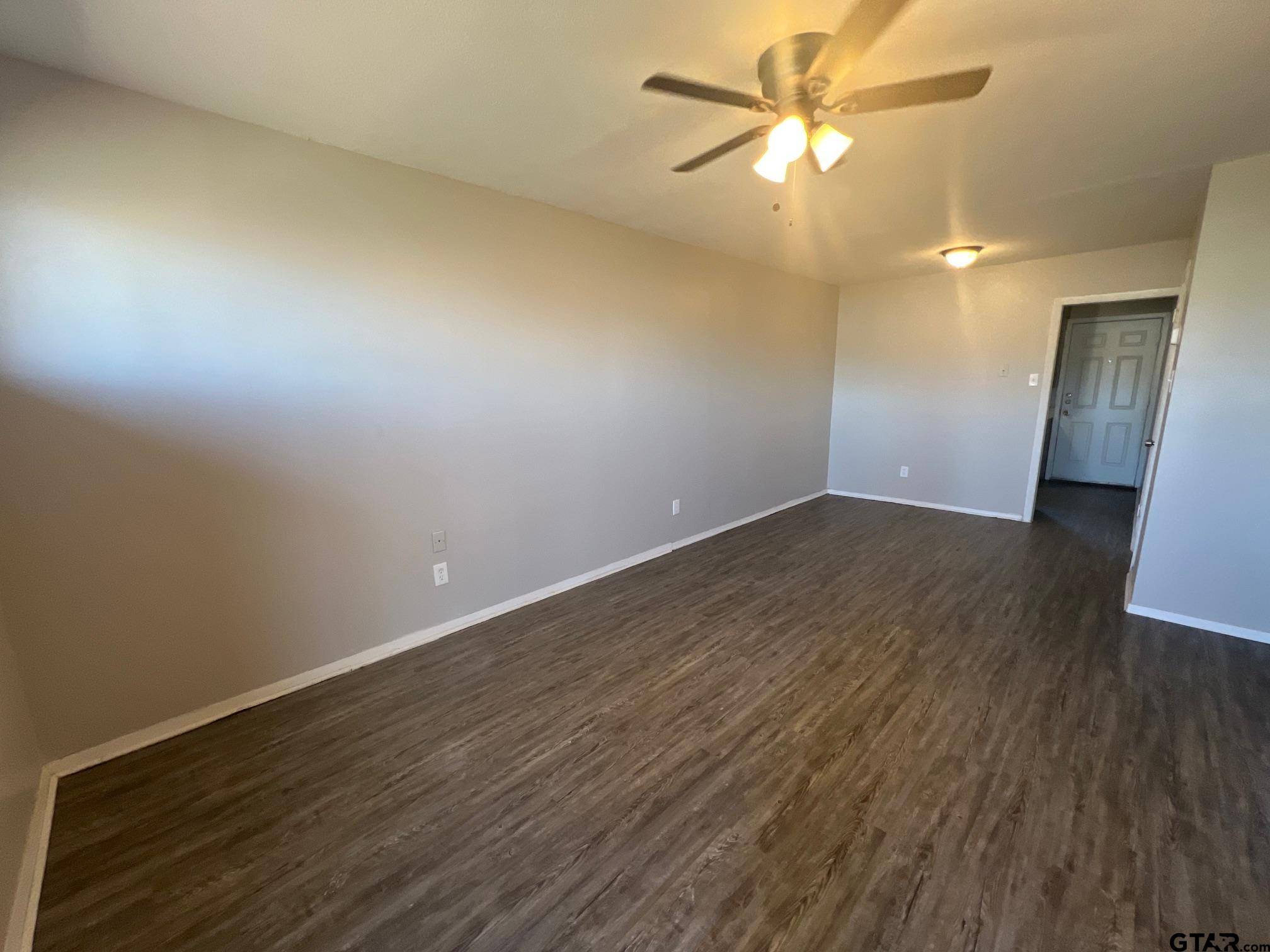 Longview, TX 75601,314 S Center St