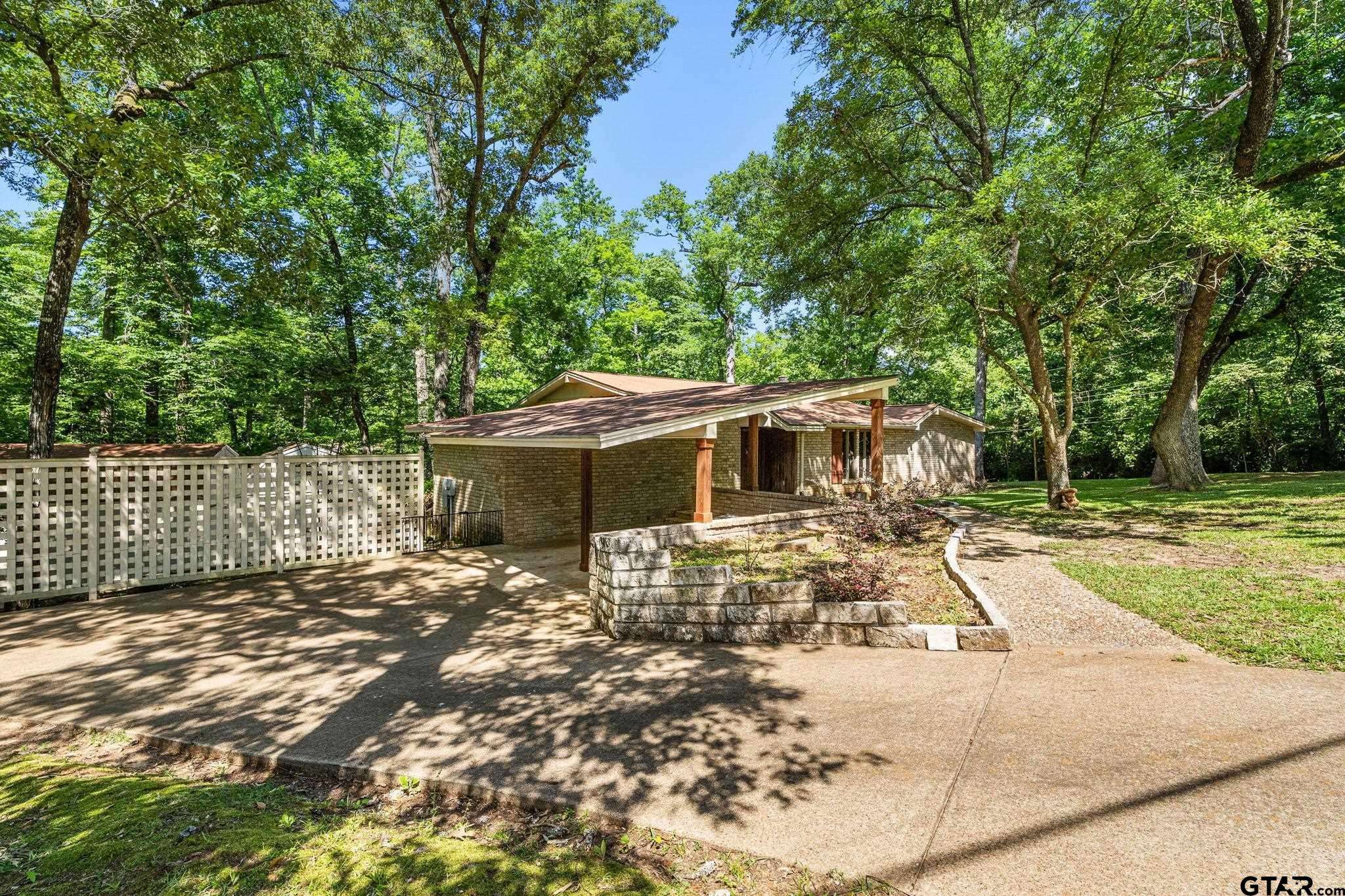Palestine, TX 75801,102 Berkley Dr