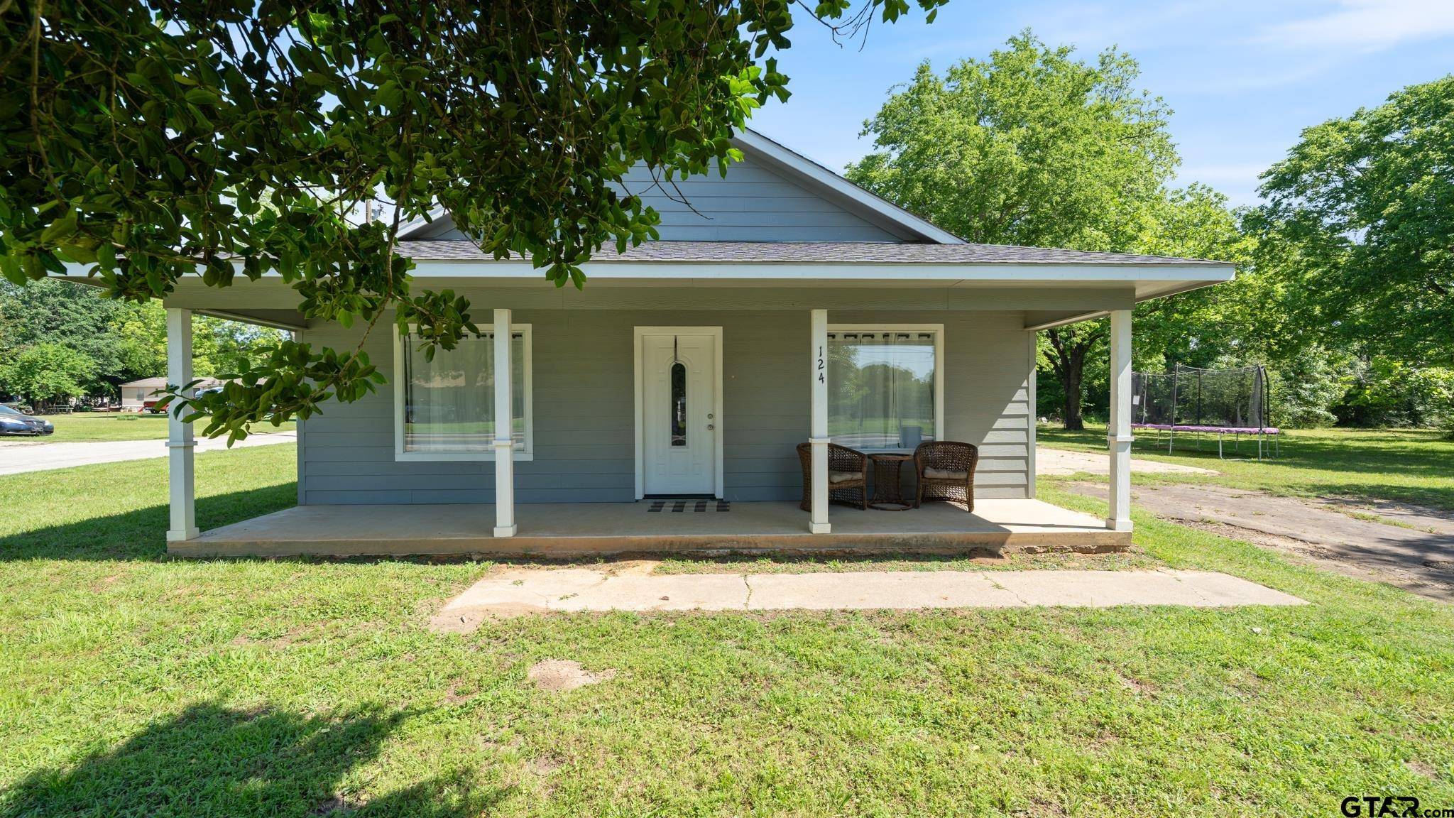Grand Saline, TX 75140,124 W Patterson Street