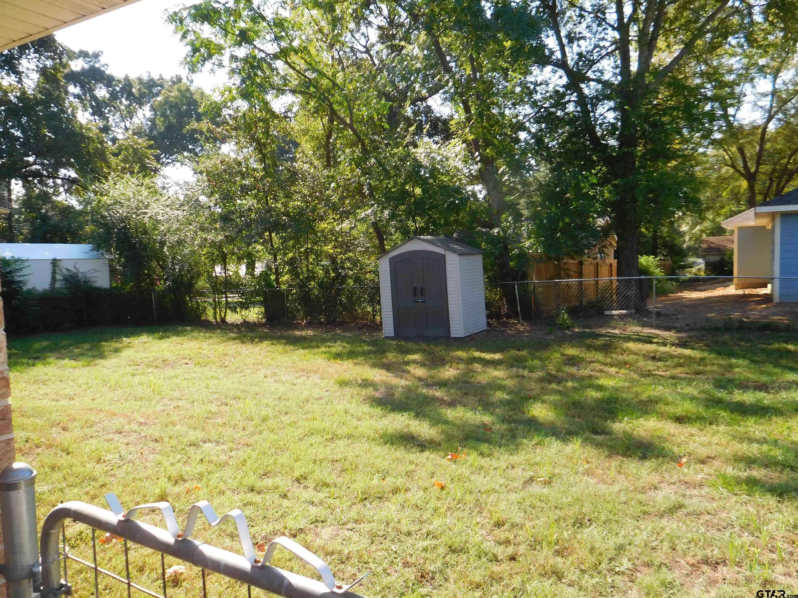 Chandler, TX 75758,405 Cherry St