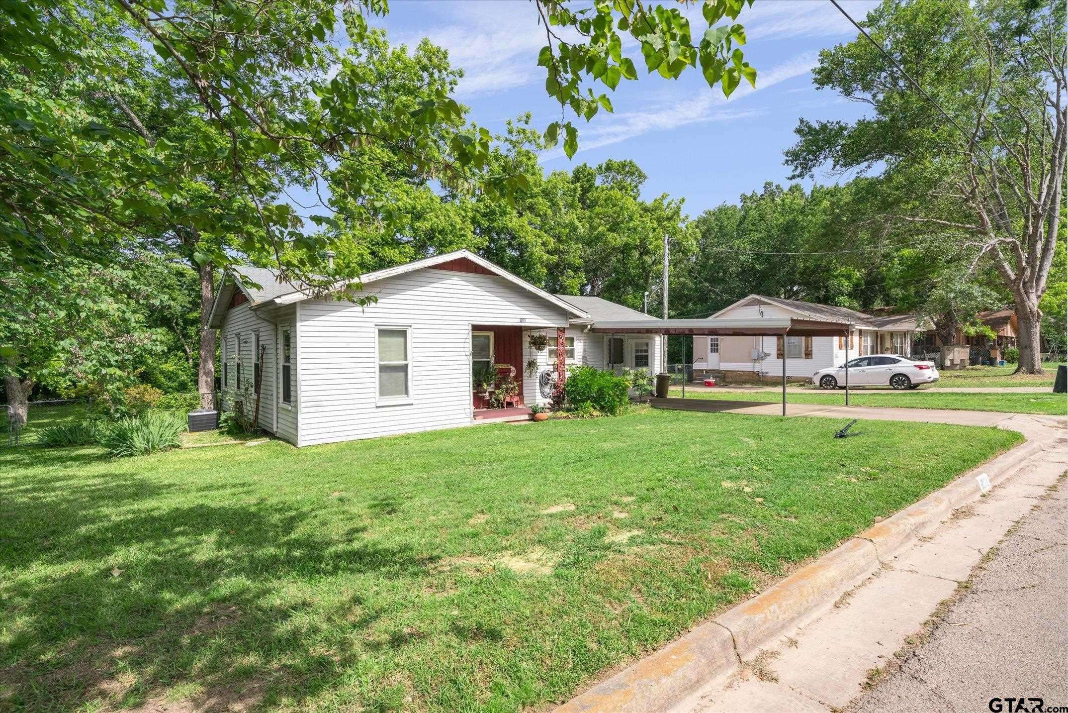 Mineola, TX 75773,801 N Newsom Street