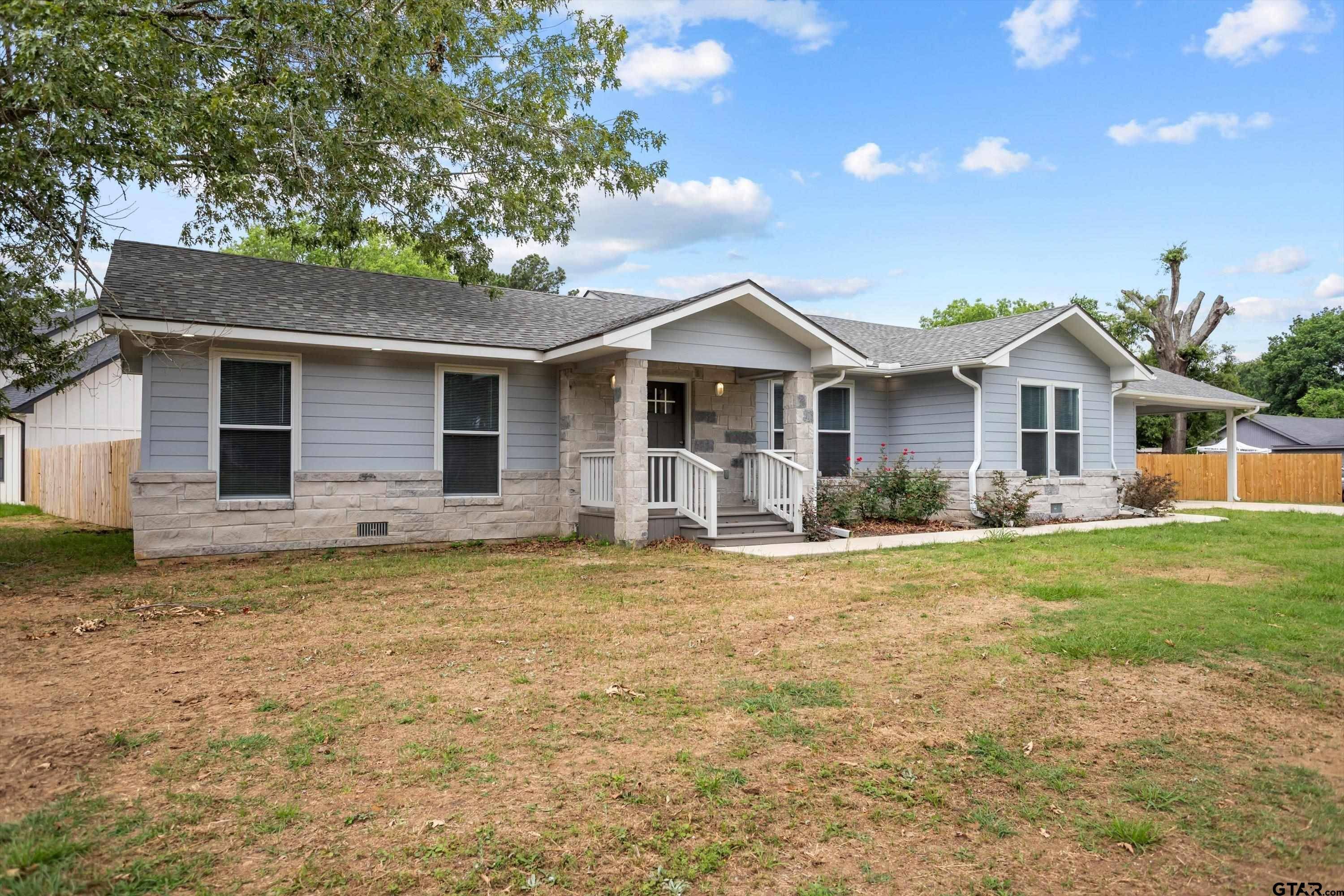 Crockett, TX 75835,809 E Bowie