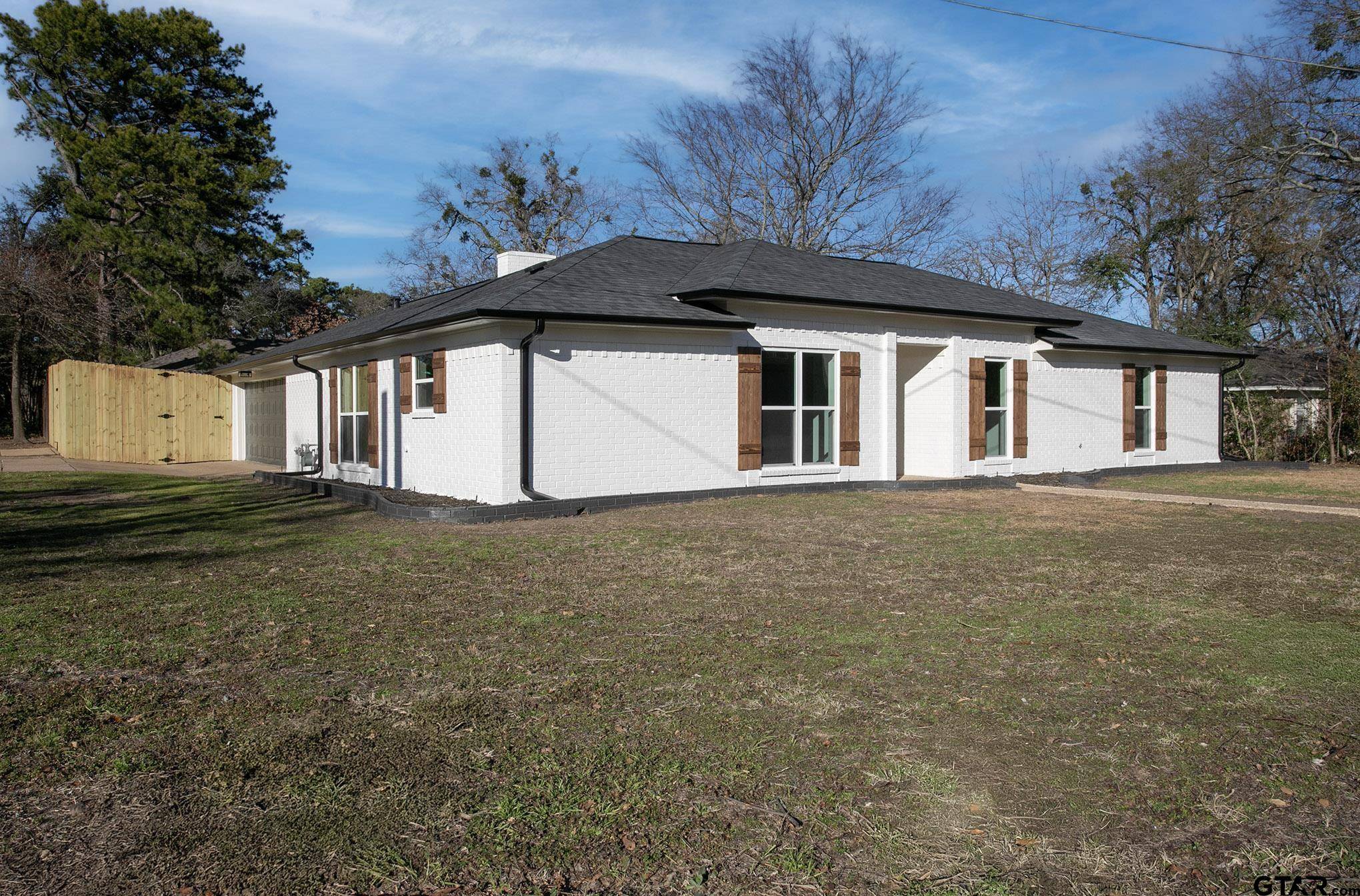 Tyler, TX 75703,411 W Heritage Dr