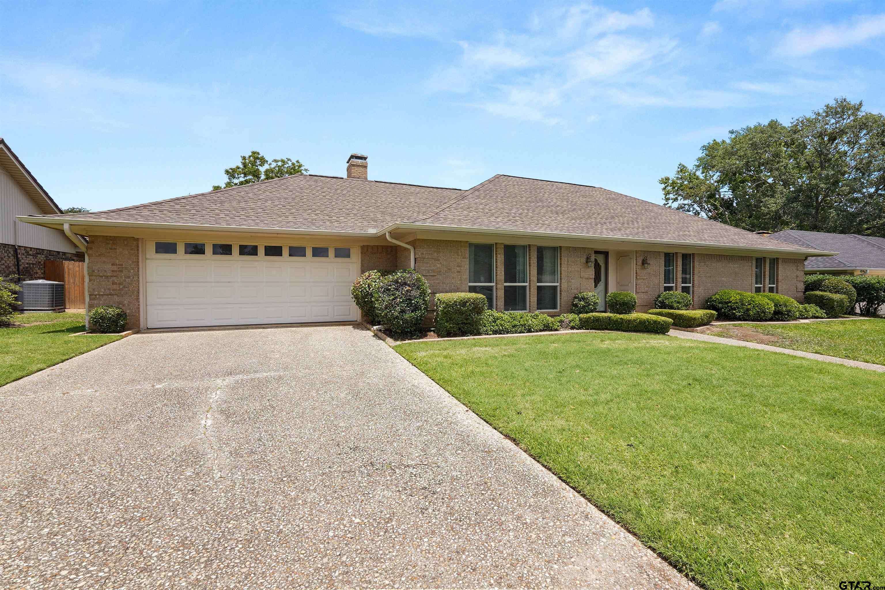 Tyler, TX 75703,607 W Rieck Rd