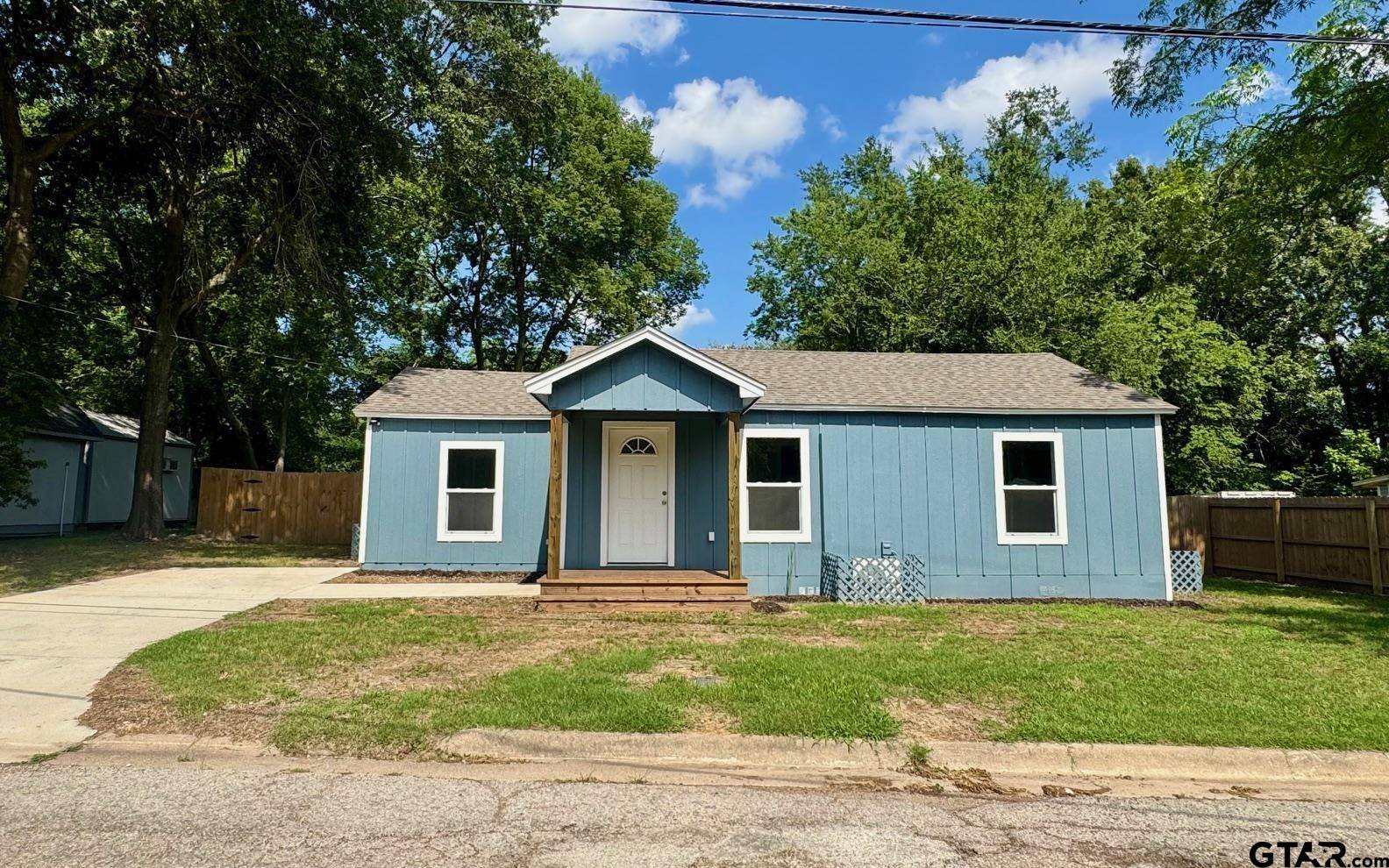 Winnsboro, TX 75494,403 S POST OAK