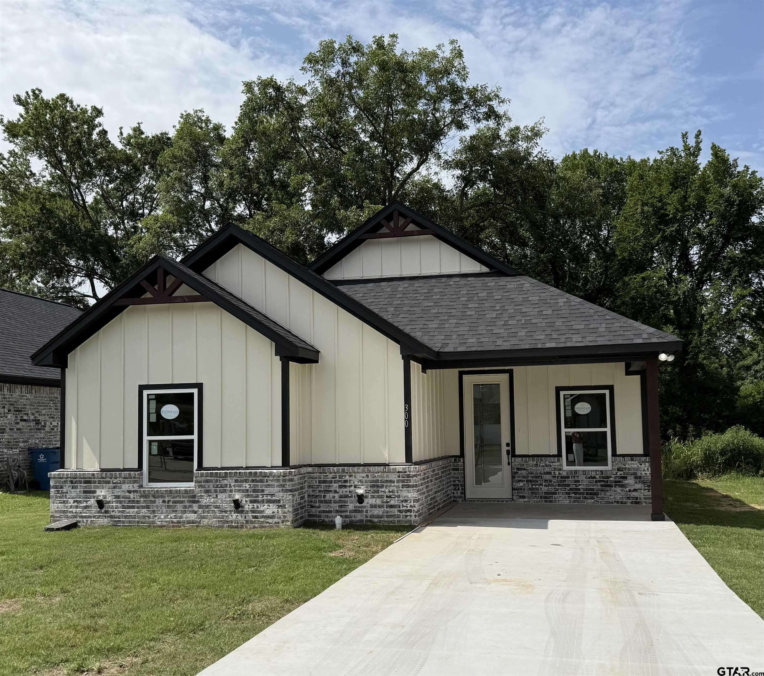 Gladewater, TX 75647,300 Roden Avenue