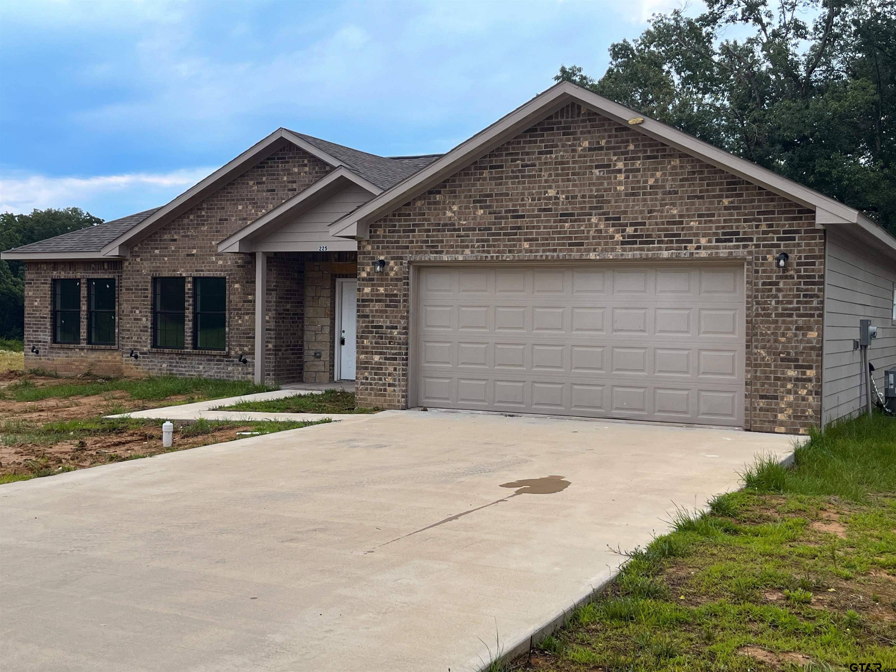 Mt Pleasant, TX 75455,225 S Quille