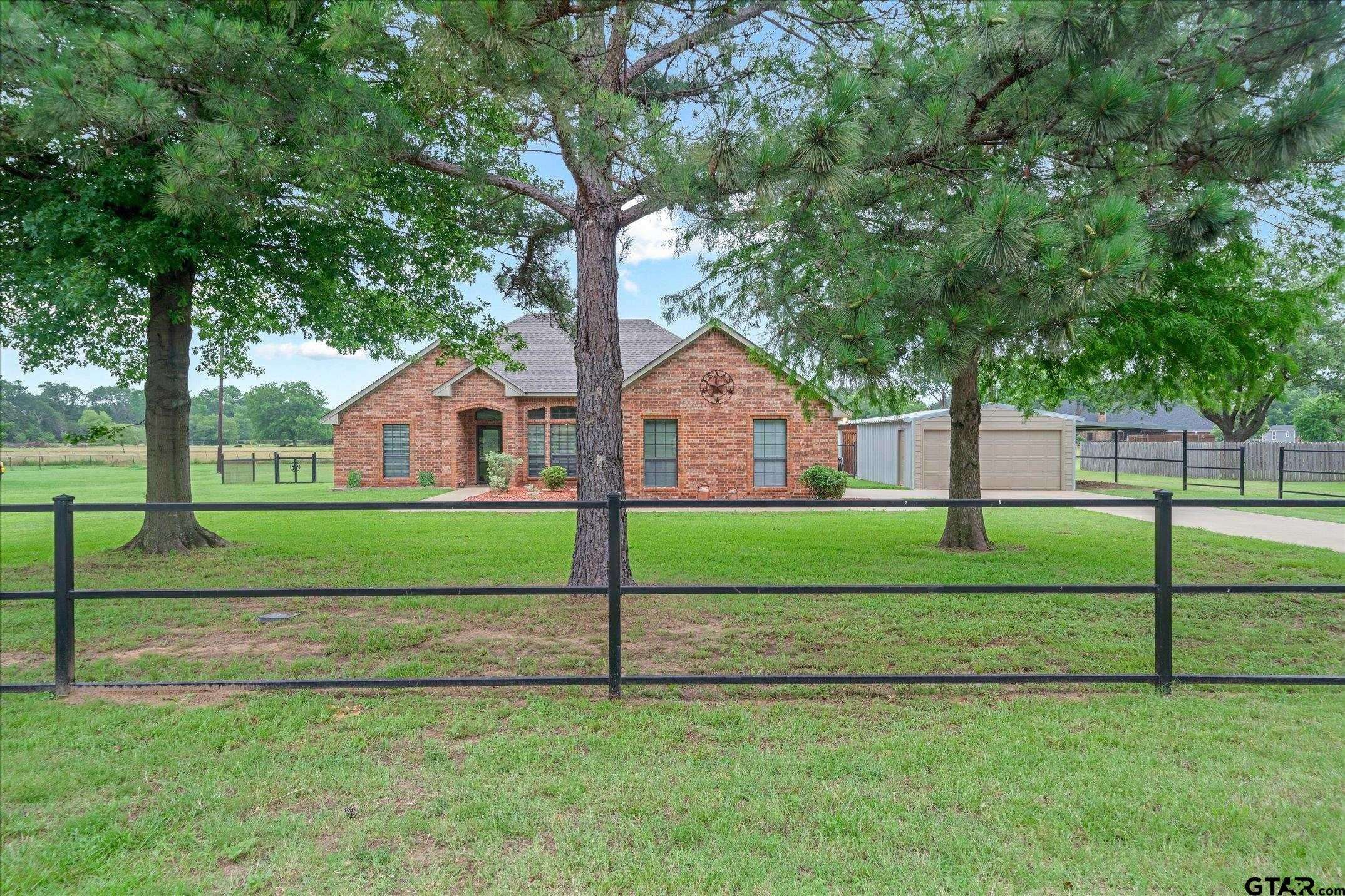 Crandall, TX 75114,835 Harlan Dr