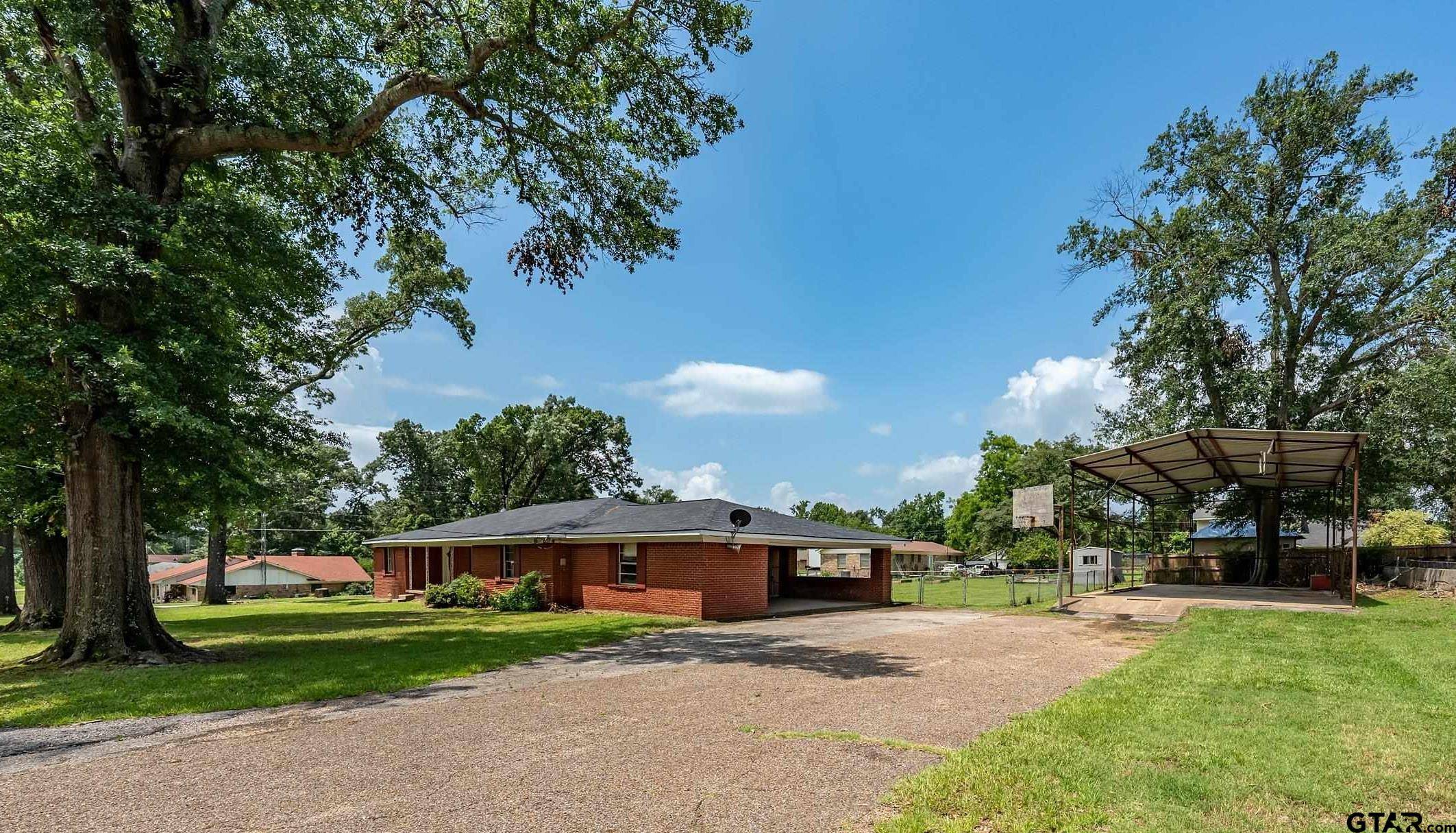 Frankston, TX 75763,559 Elm St