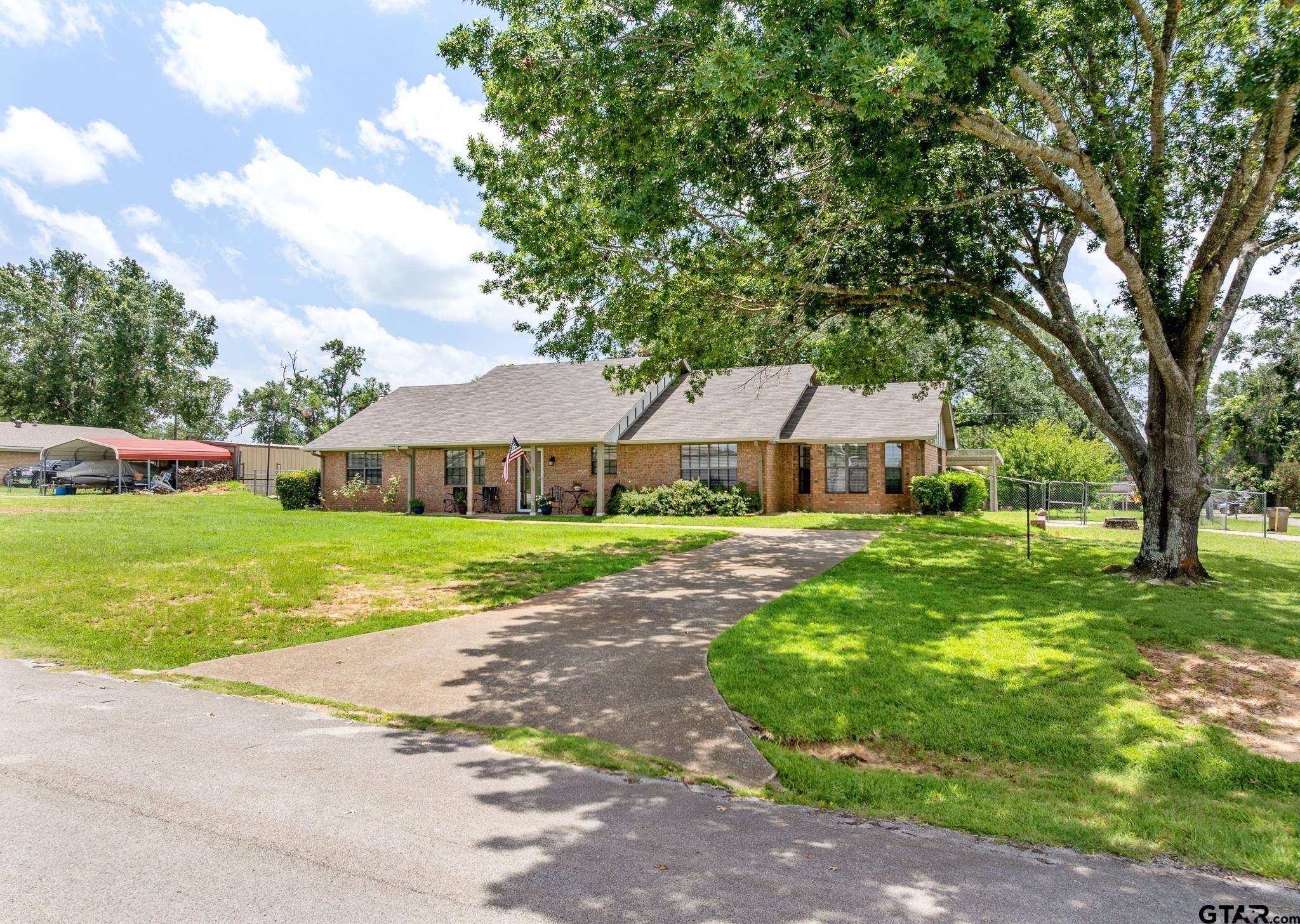 Frankston, TX 75763,104 W Perry St
