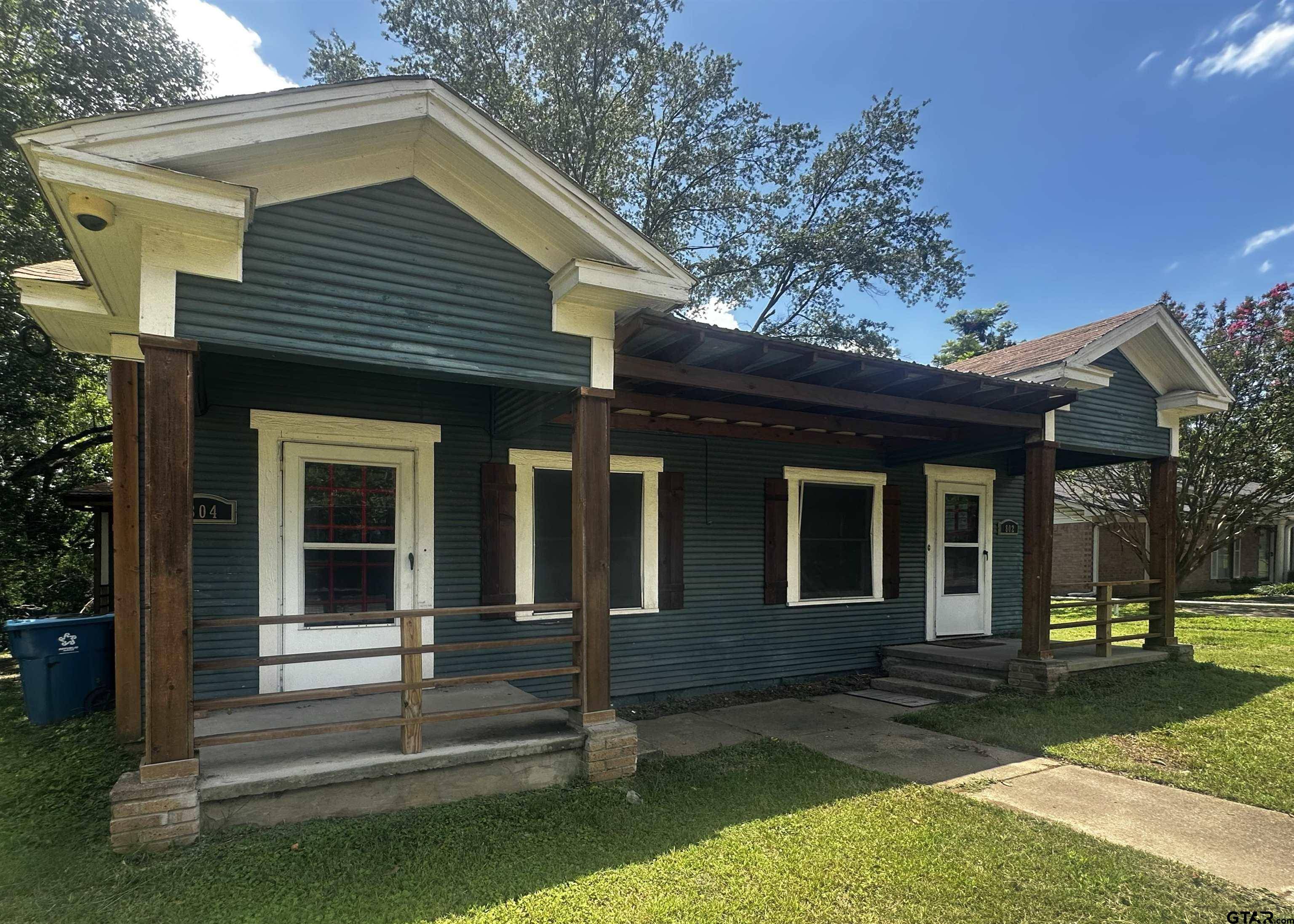 Winnsboro, TX 75494,802 and 804 N Main Street