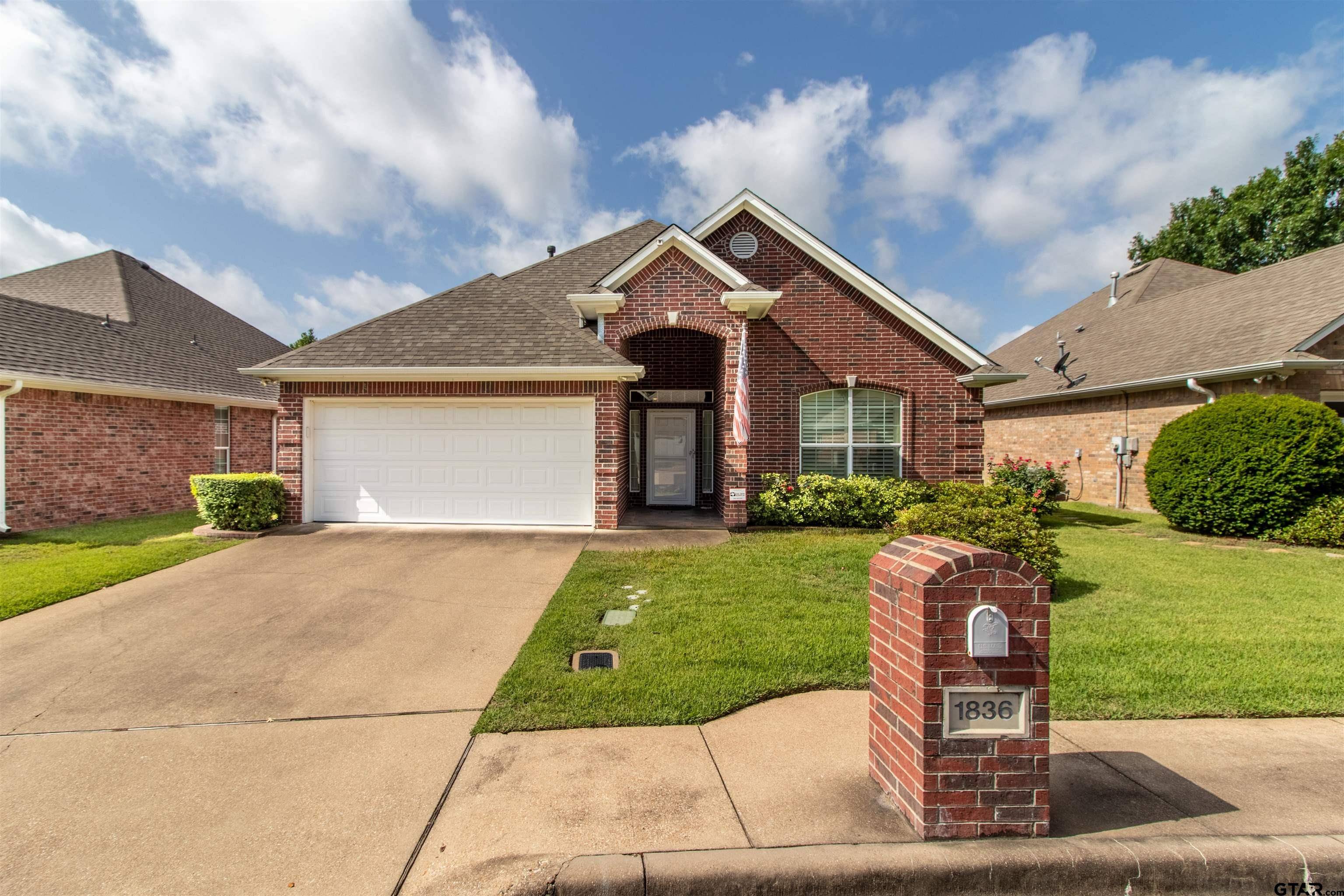 Tyler, TX 75703,1836 Hollylake Circle