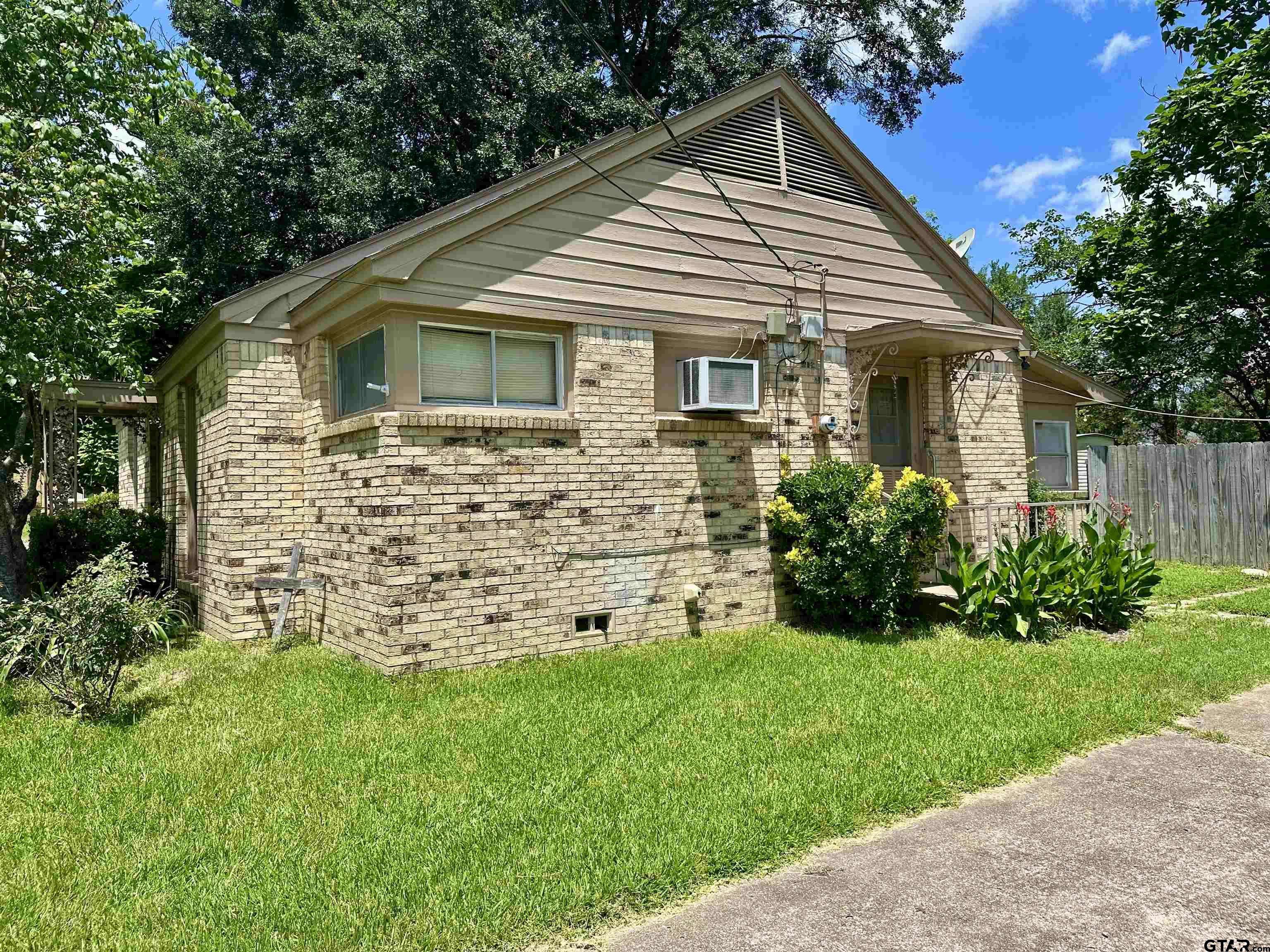 Grand Saline, TX 75140,1030 W Kuykendall