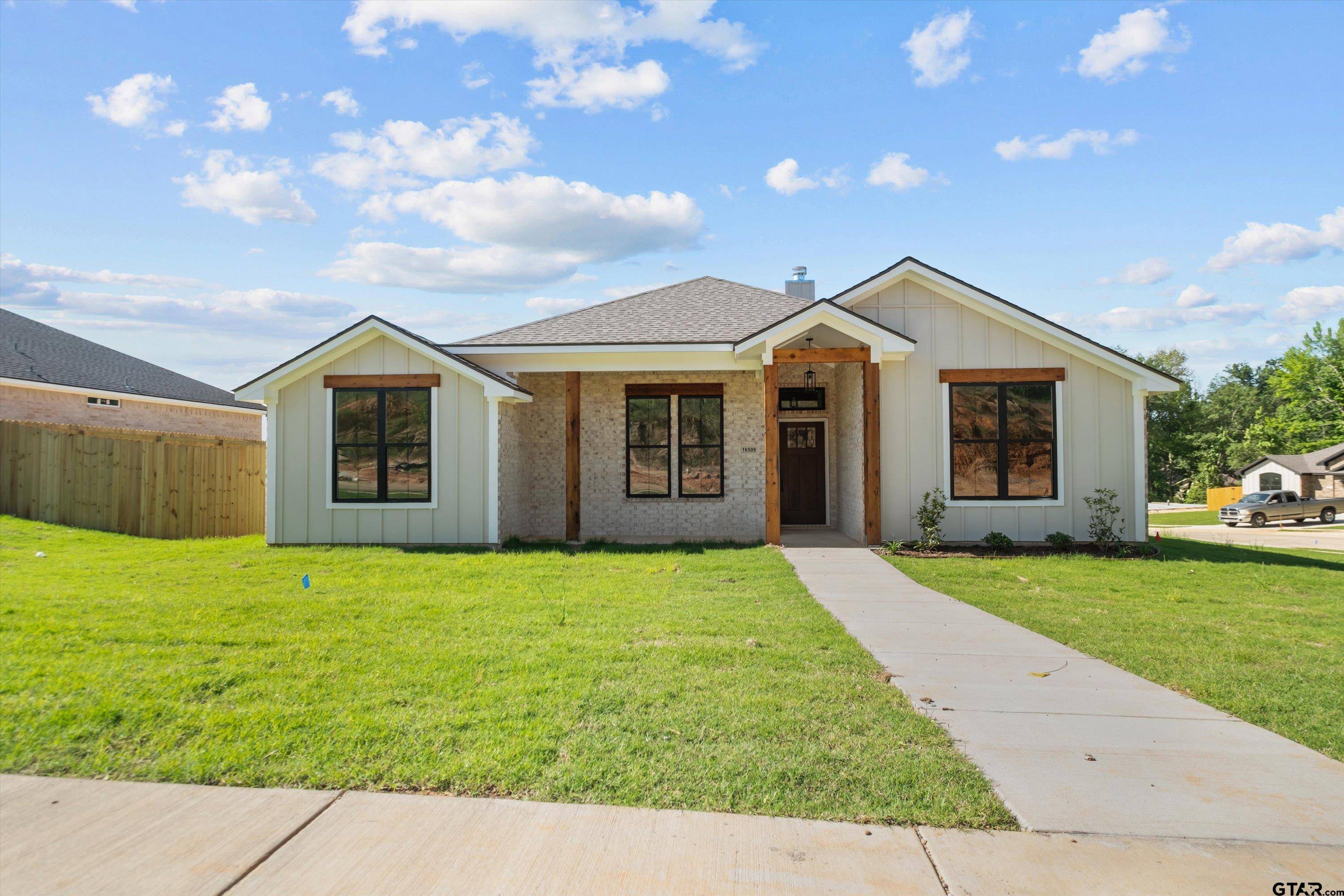 Lindale, TX 75771,16509 Crossing Circle