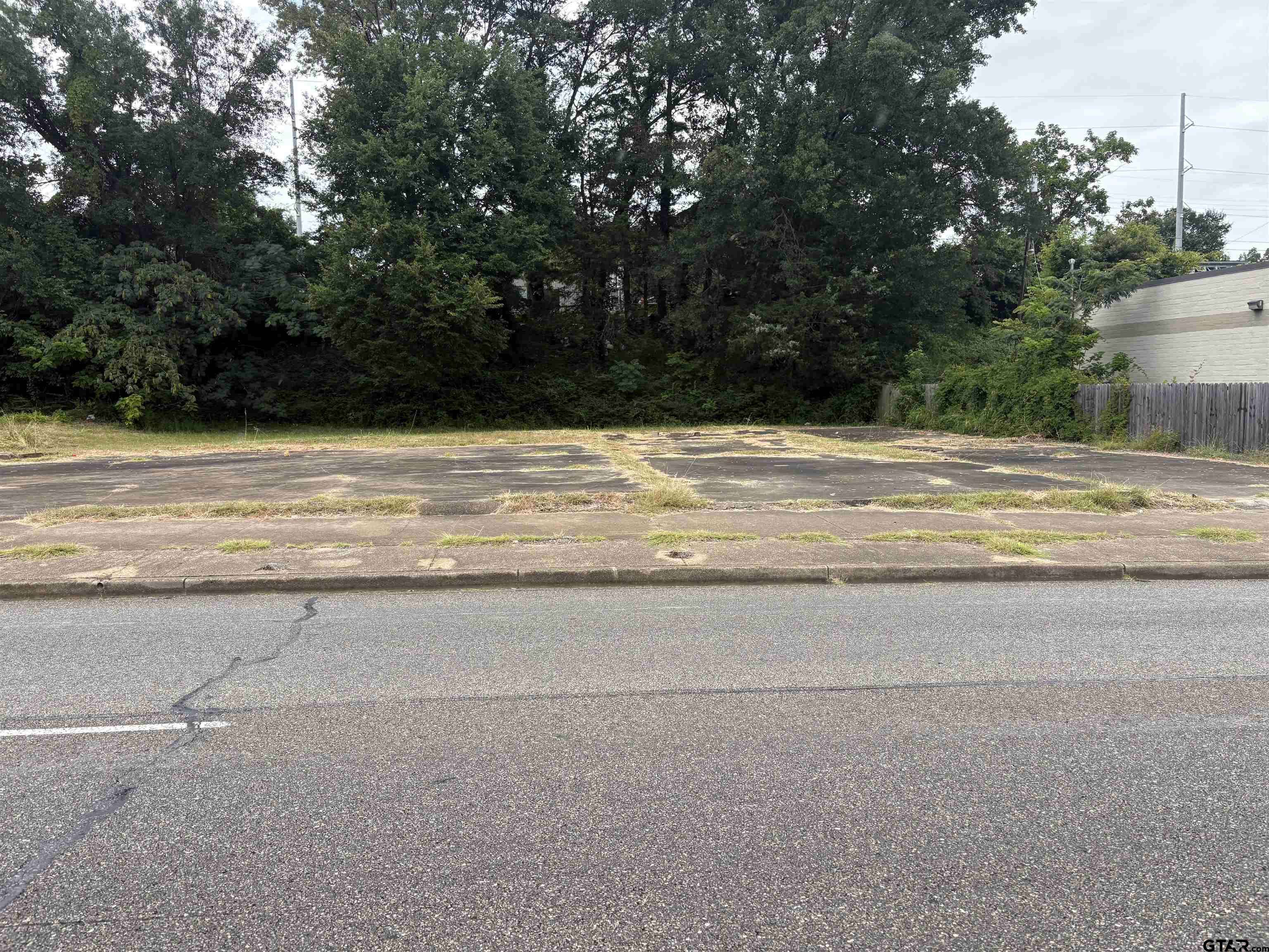 Tyler, TX 75702,2120 W ERWIN STREET
