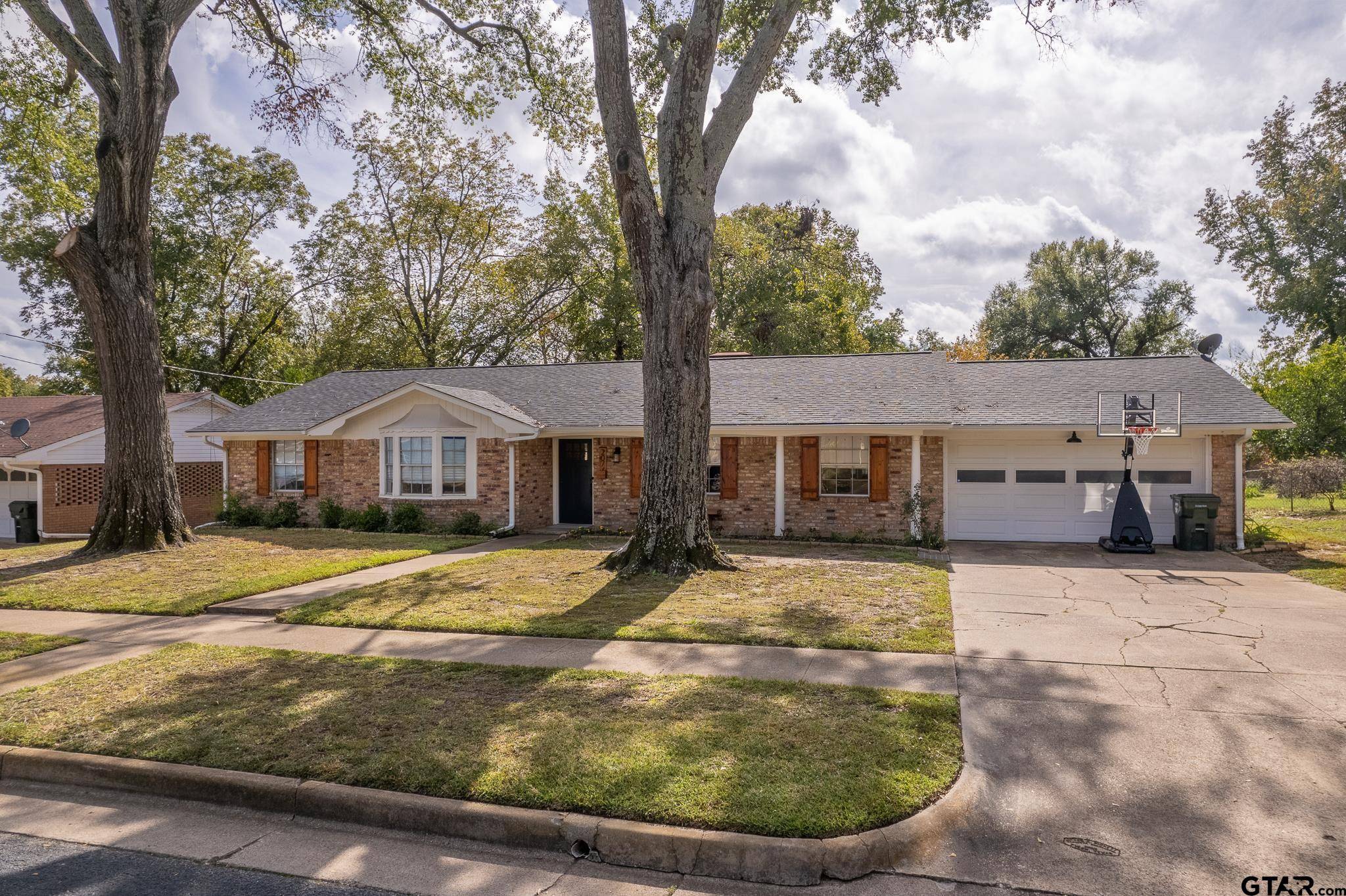 Tyler, TX 75701,207 E sheridan