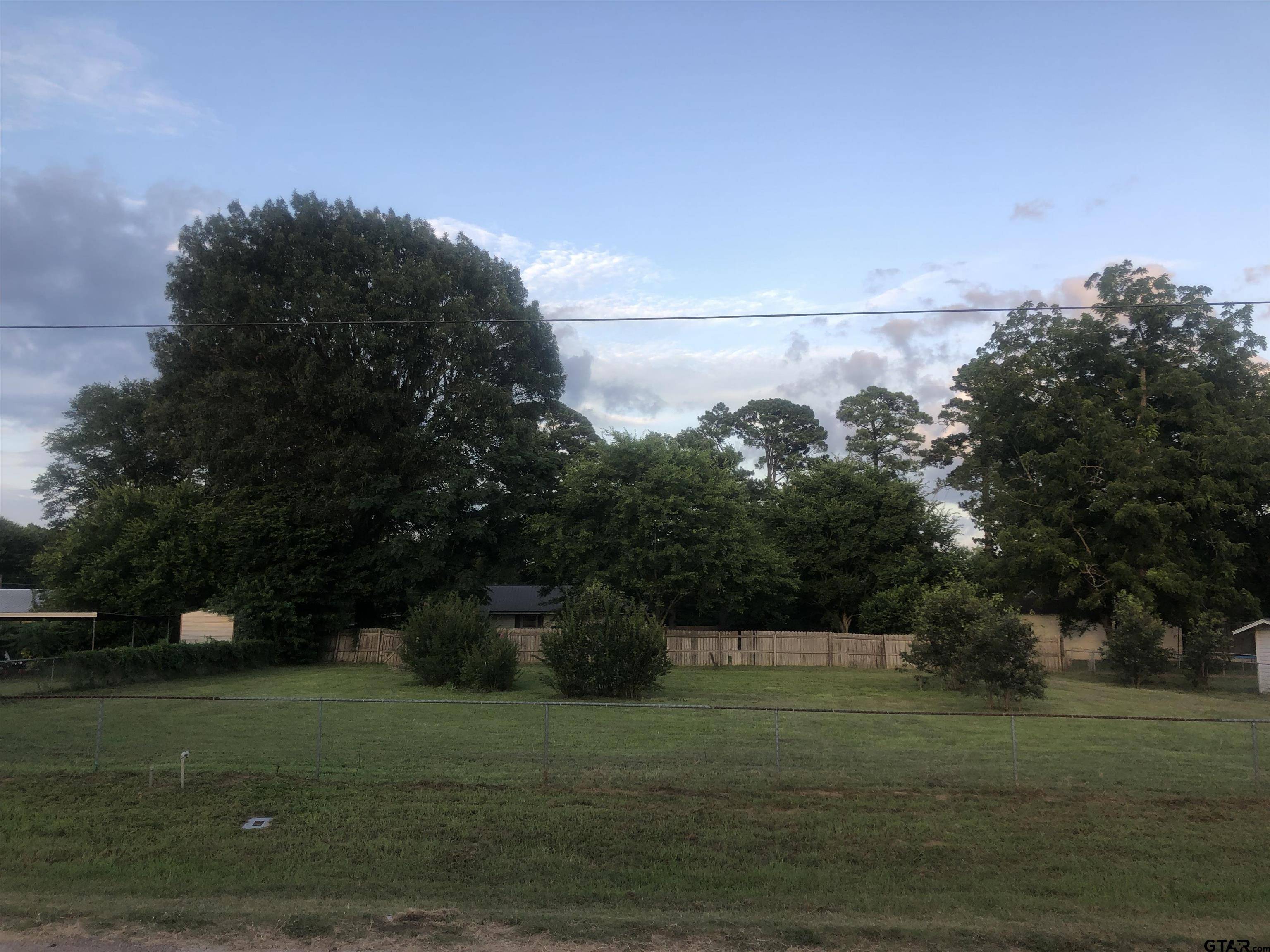 Rusk, TX 75785,319 Daniels St