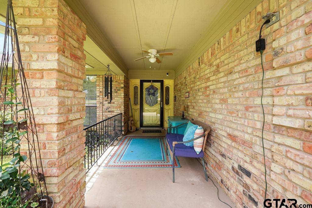 Mineola, TX 75773,203 Spring Lake