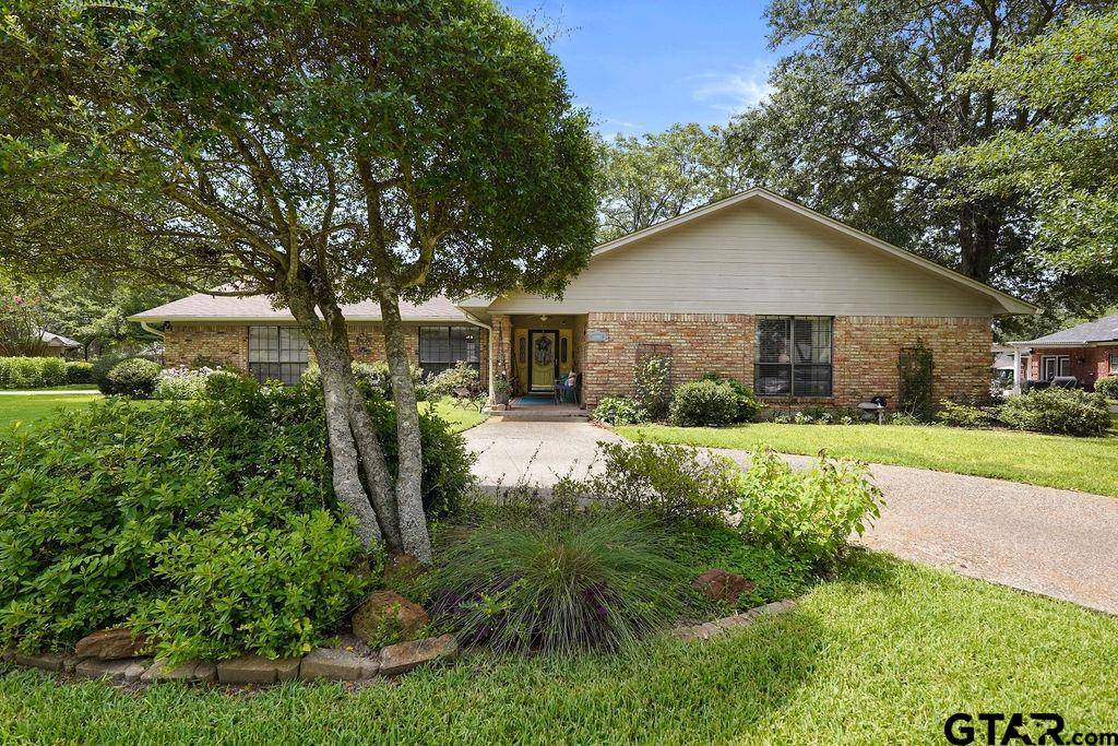 Mineola, TX 75773,203 Spring Lake