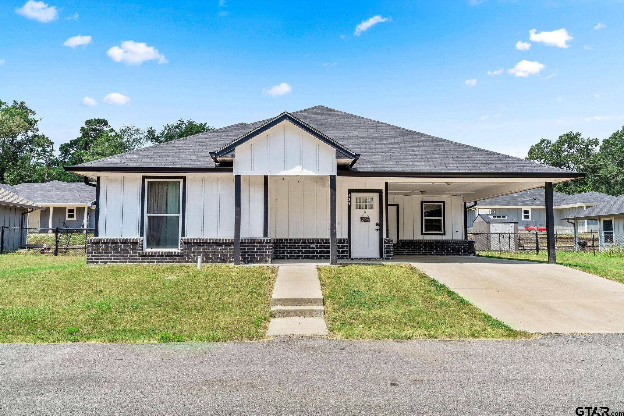 Winona, TX 75792,429 GARRETT CIR