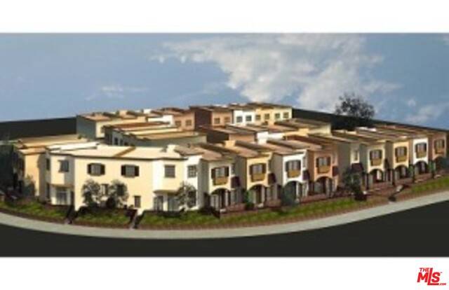 Compton, CA 90220,900 S Dwight AVE #206