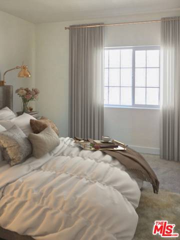 Compton, CA 90220,900 S Dwight AVE #206