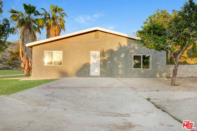 Colton, CA 92324,23833 WHITTIER ST