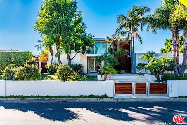 Encino, CA 91436,15958 HIGH KNOLL RD