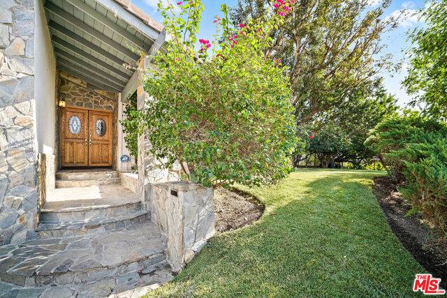 West Hills, CA 91304,8862 MOORCROFT AVE