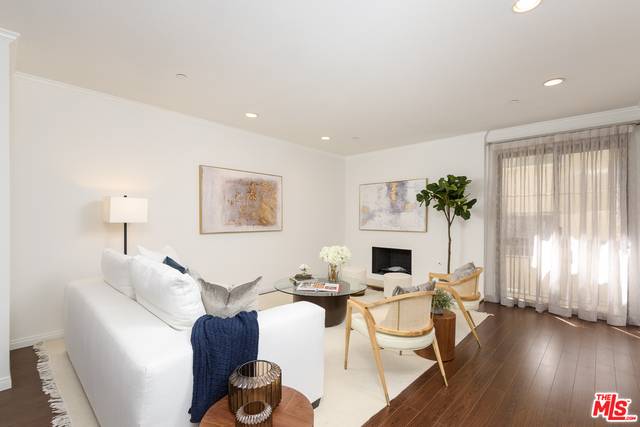 Beverly Hills, CA 90210,324 N PALM DR #207