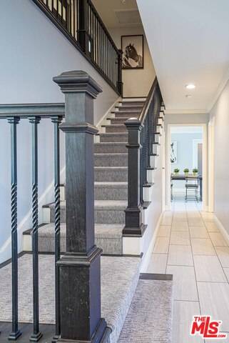 Woodland Hills, CA 91367,24217 ALBERS ST