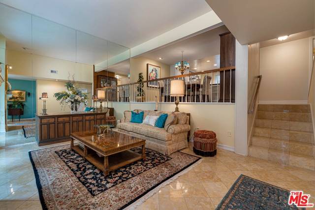 Marina Del Rey, CA 90292,4734 LA VILLA MARINA #D