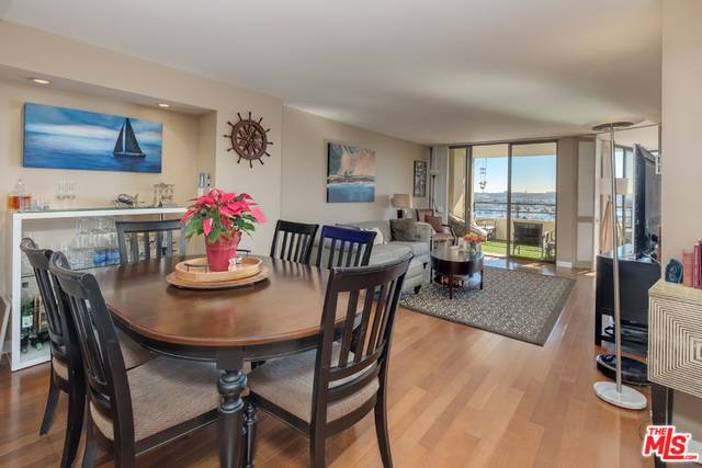 Marina Del Rey, CA 90292,4314 Marina City DR #824